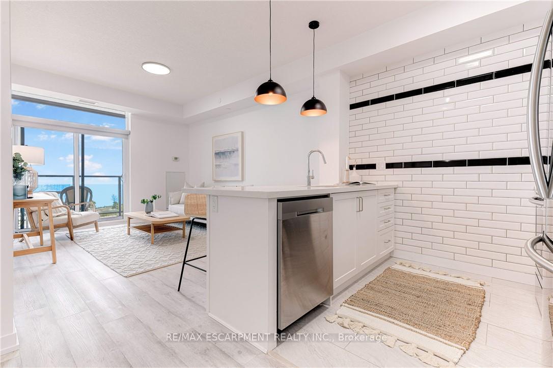 Photo 5 of Unit 434, 101 Shoreview Place, Hamilton, Lakeshore — HOMEH