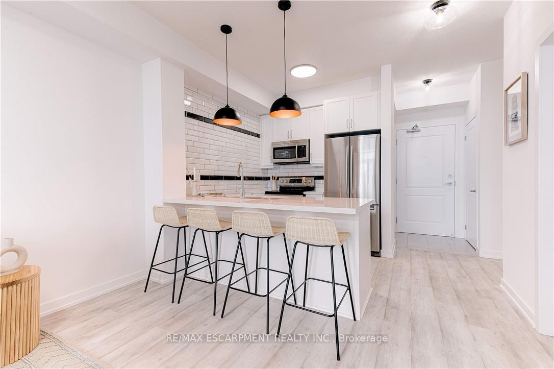Photo 7 of Unit 434, 101 Shoreview Place, Hamilton, Lakeshore — HOMEH