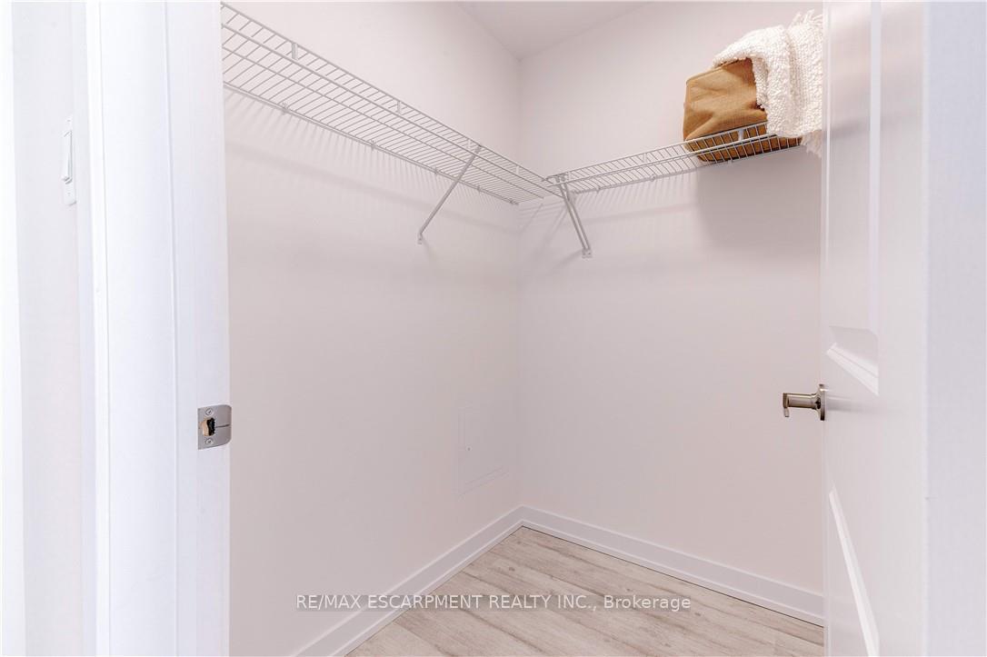 Photo 11 of Unit 434, 101 Shoreview Place, Hamilton, Lakeshore — HOMEH