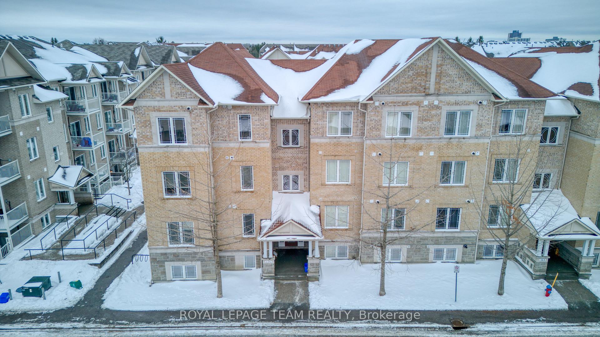 Front of Unit 7, 176 Paseo Private