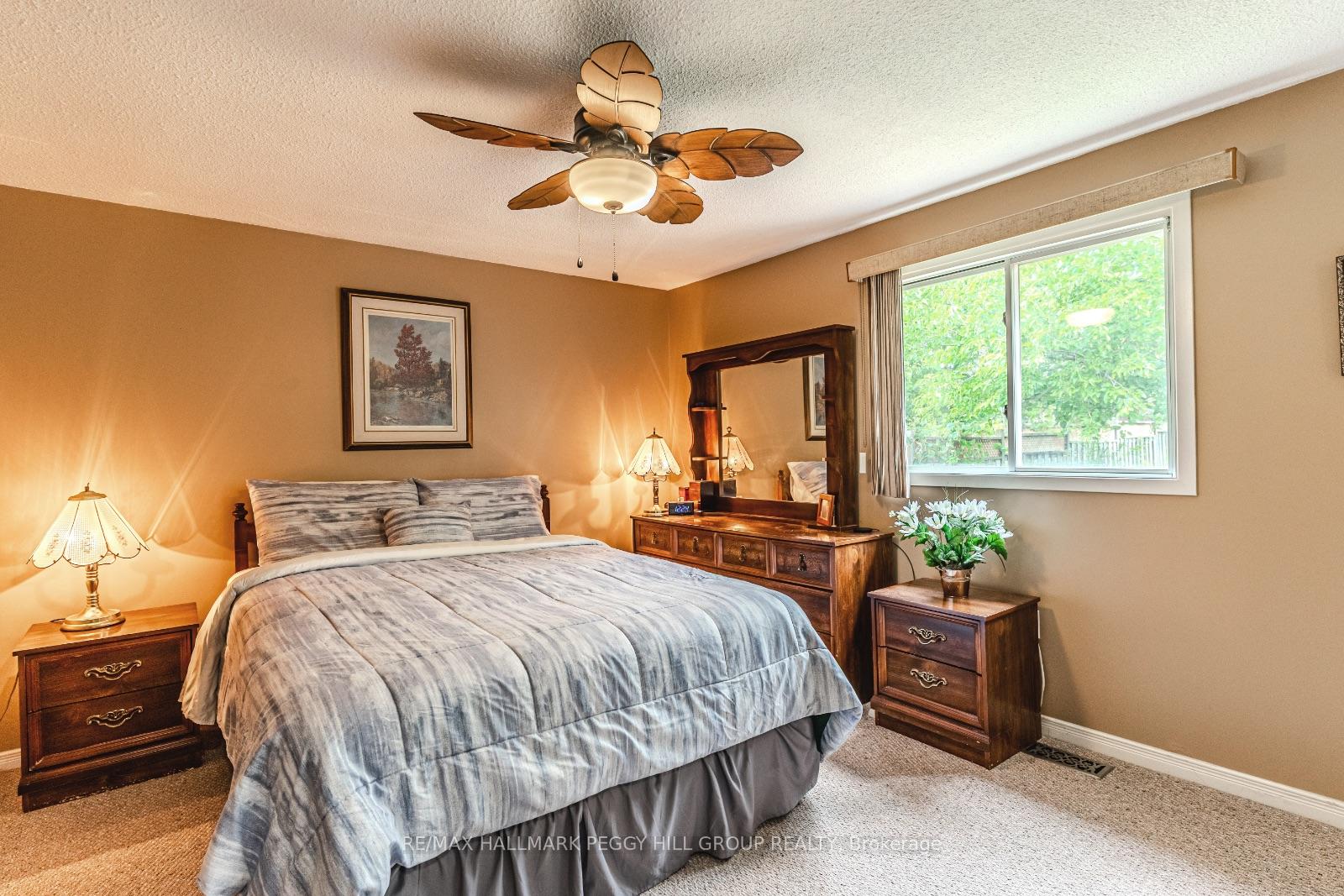 Photo 6 of 92 Hickling Trail, Barrie, Grove East — HOMEH