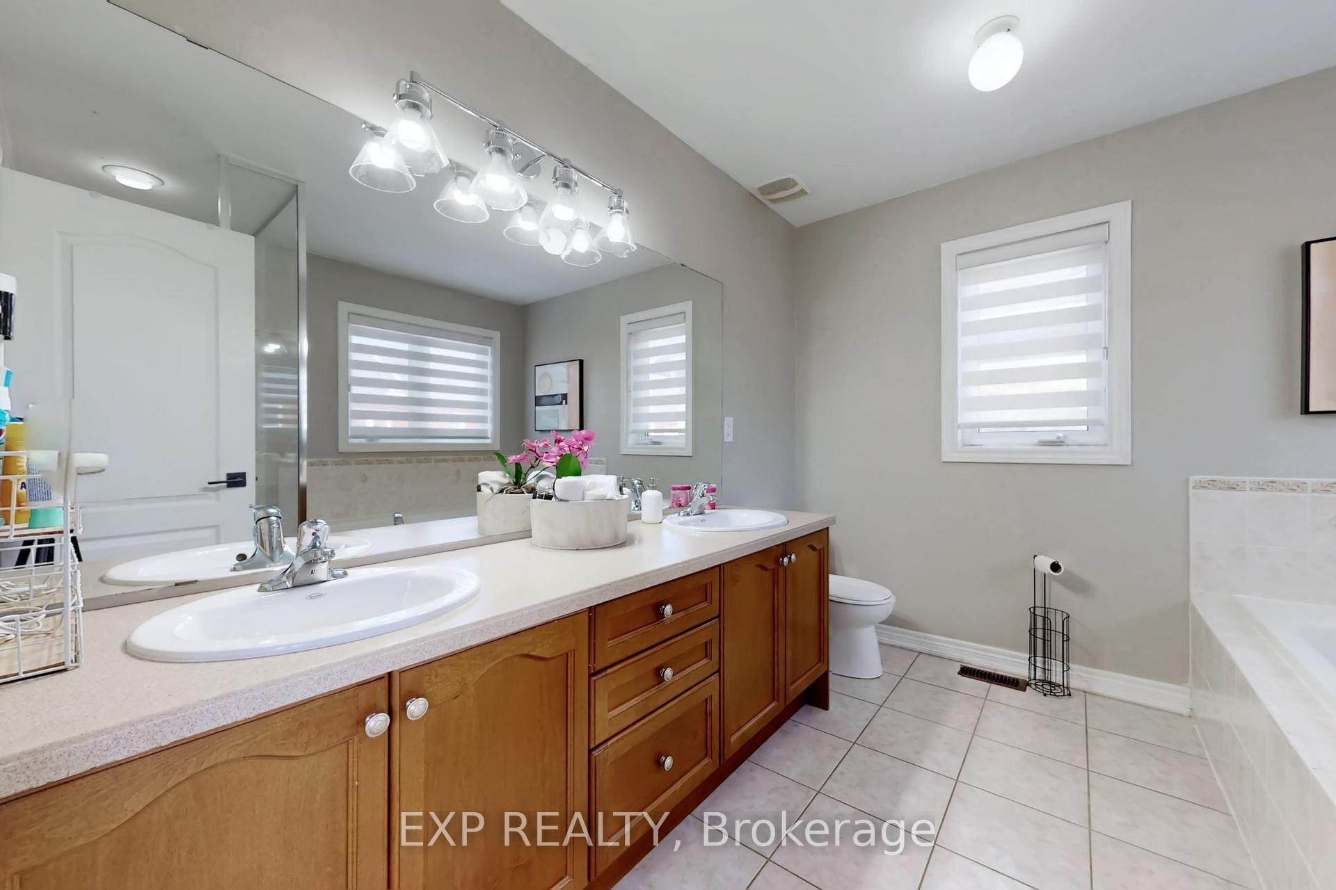 Photo 18 of 319 Giddings Crescent, Milton, Scott — HOMEH