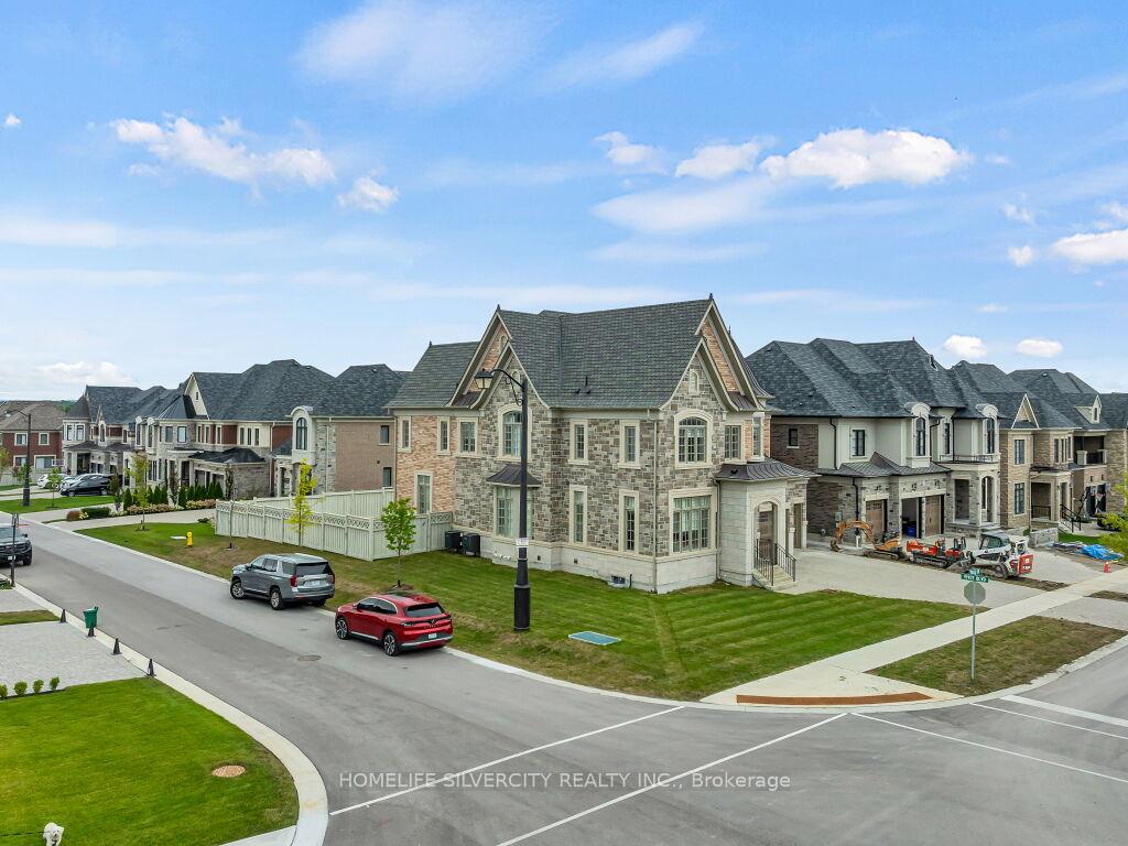 Photo 19 of 2 Endless Circle, Vaughan, Kleinburg — HOMEH