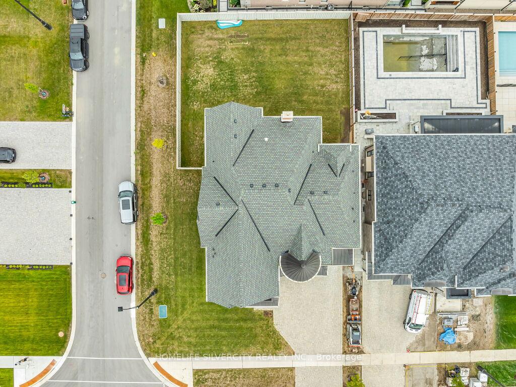 Photo 4 of 2 Endless Circle, Vaughan, Kleinburg — HOMEH