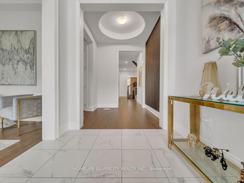 Photo 12 of 2 Endless Circle, Vaughan, Kleinburg — HOMEH