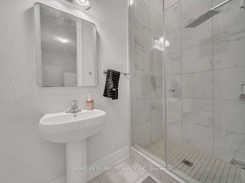 Photo 7 of 2 Endless Circle, Vaughan, Kleinburg — HOMEH