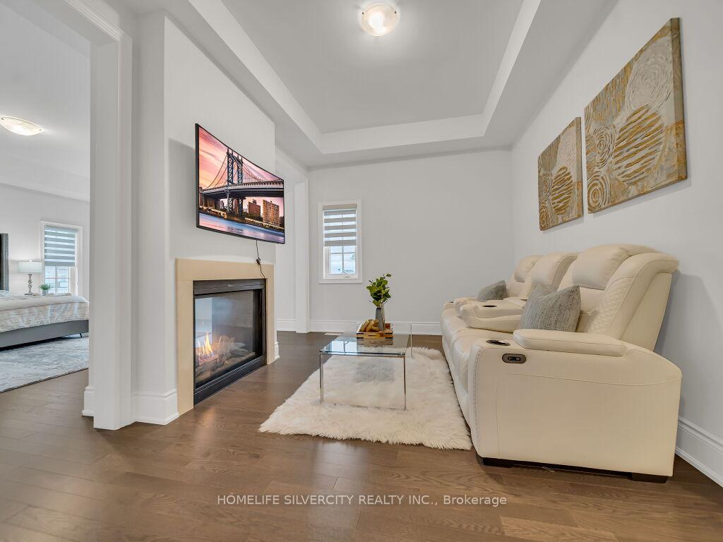 Photo 13 of 2 Endless Circle, Vaughan, Kleinburg — HOMEH