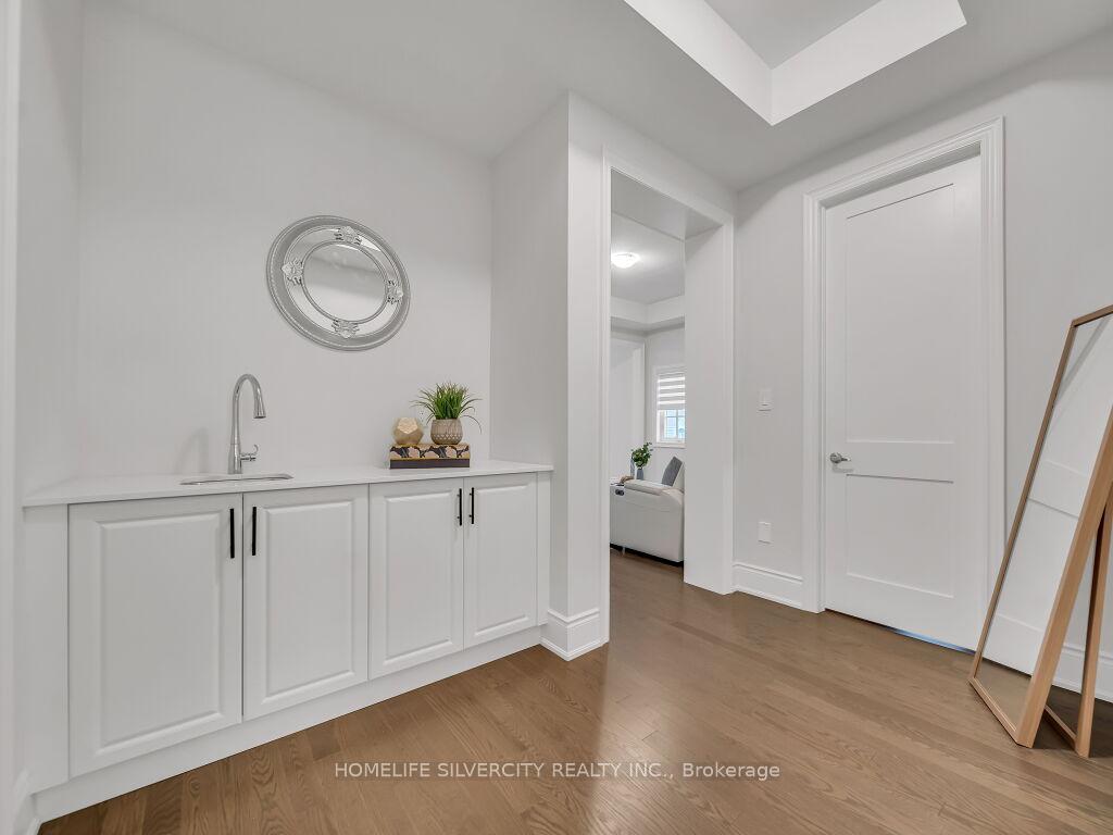 Photo 15 of 2 Endless Circle, Vaughan, Kleinburg — HOMEH