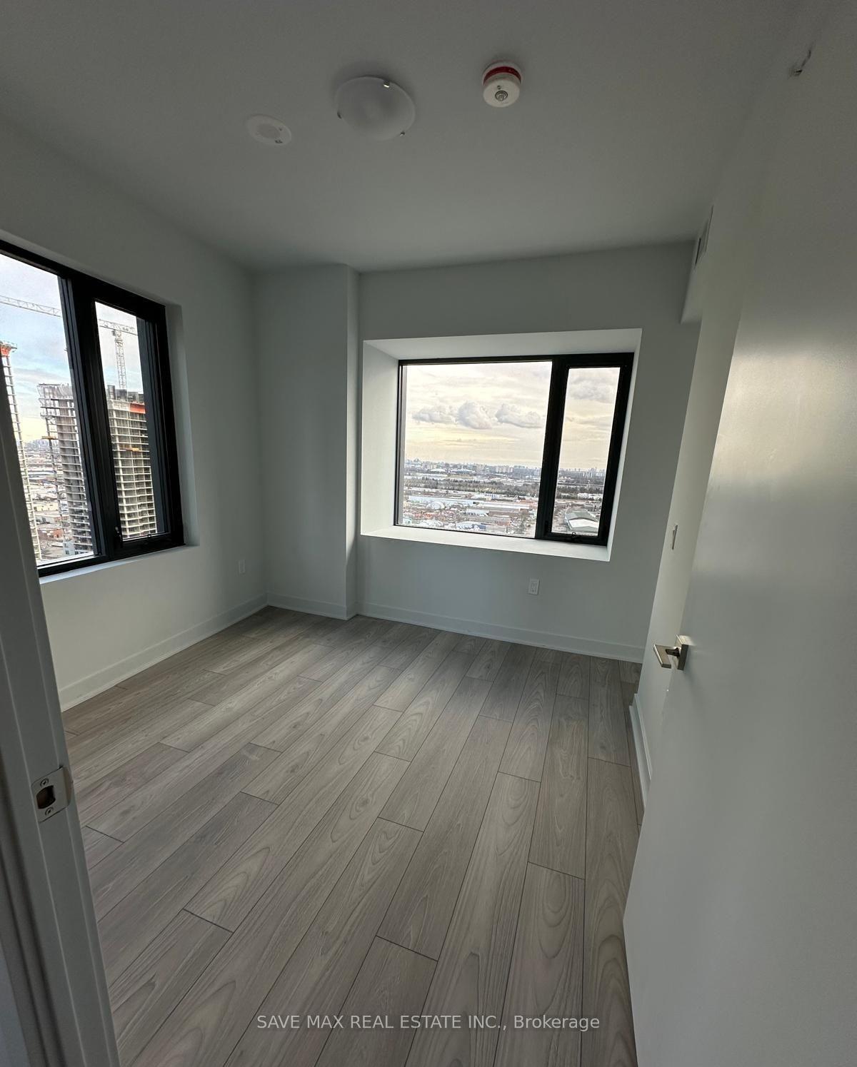 Photo 5 of Unit 2206, 2920 Hwy 7, Vaughan, Vaughan Corporate Centre — HOMEH