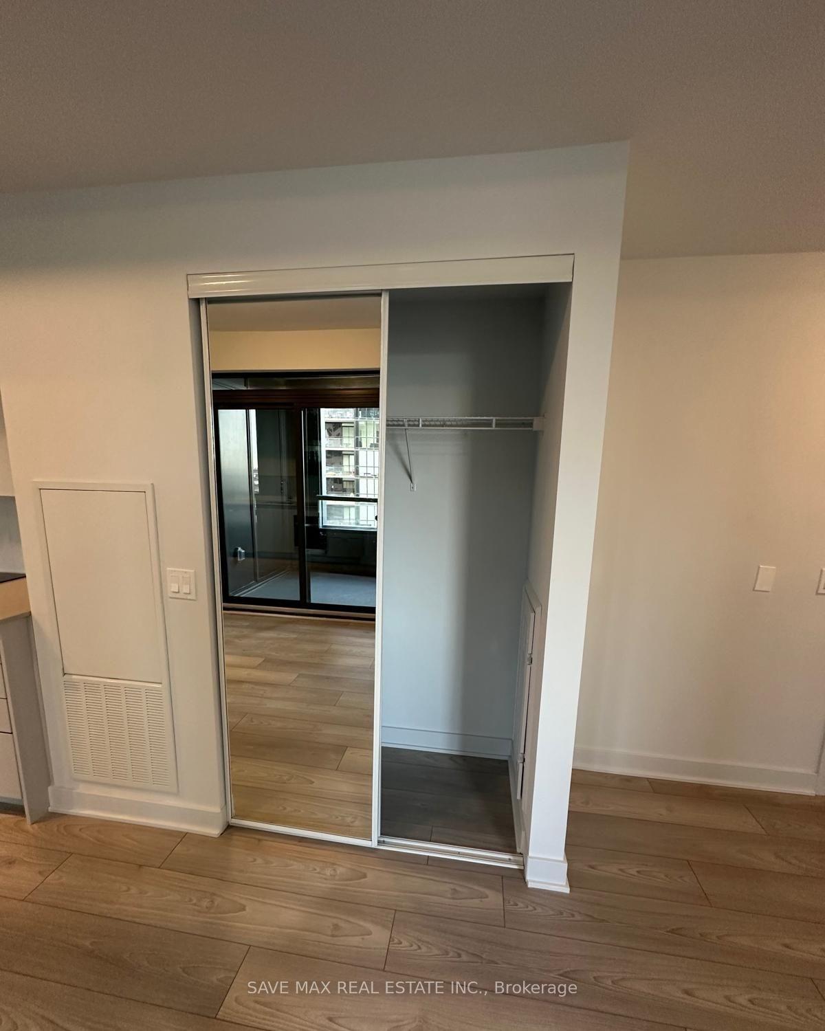 Photo 7 of Unit 2206, 2920 Hwy 7, Vaughan, Vaughan Corporate Centre — HOMEH