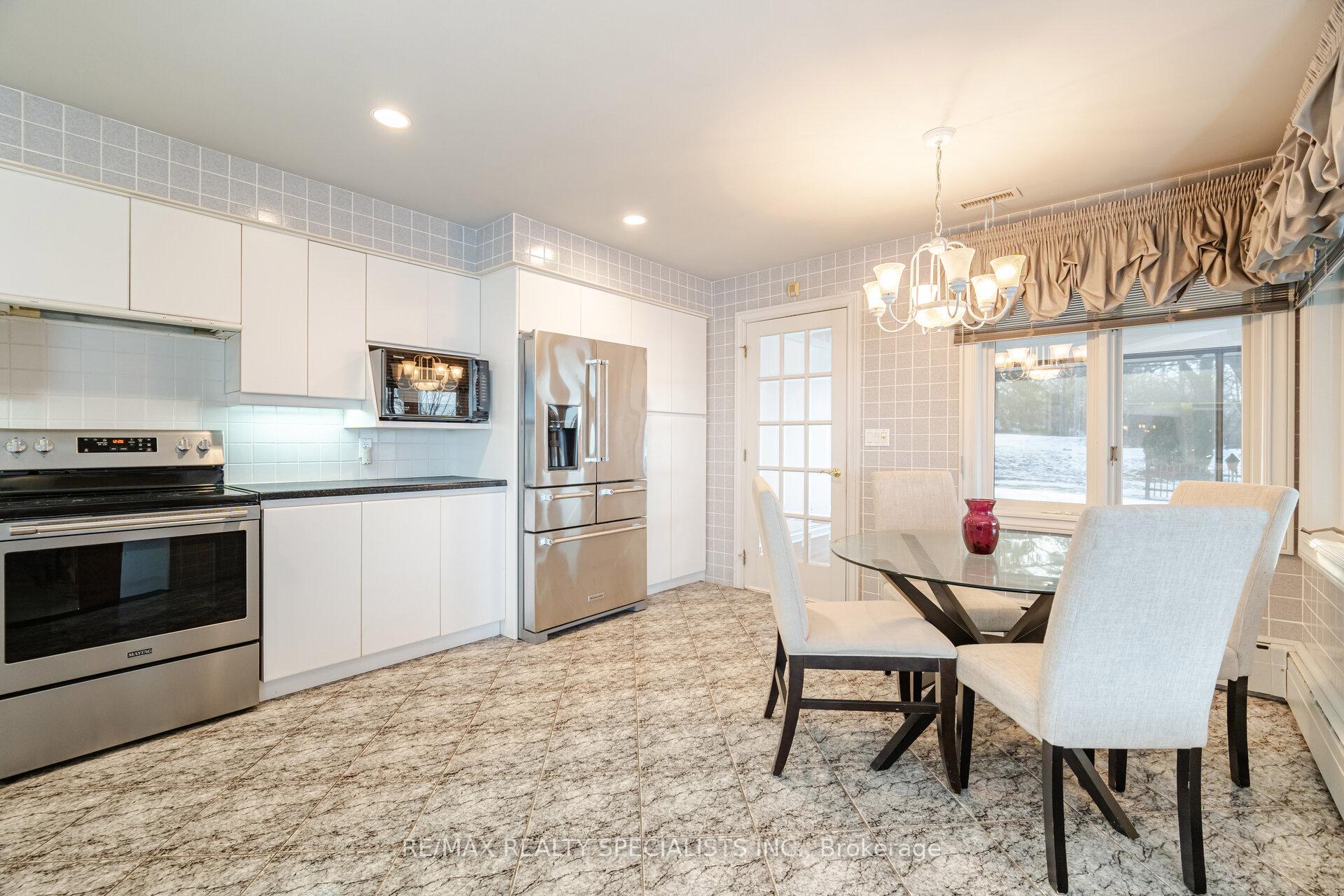 Photo 11 of 2 Tupper Boulevard, Grimsby, Grimsby Beach — HOMEH
