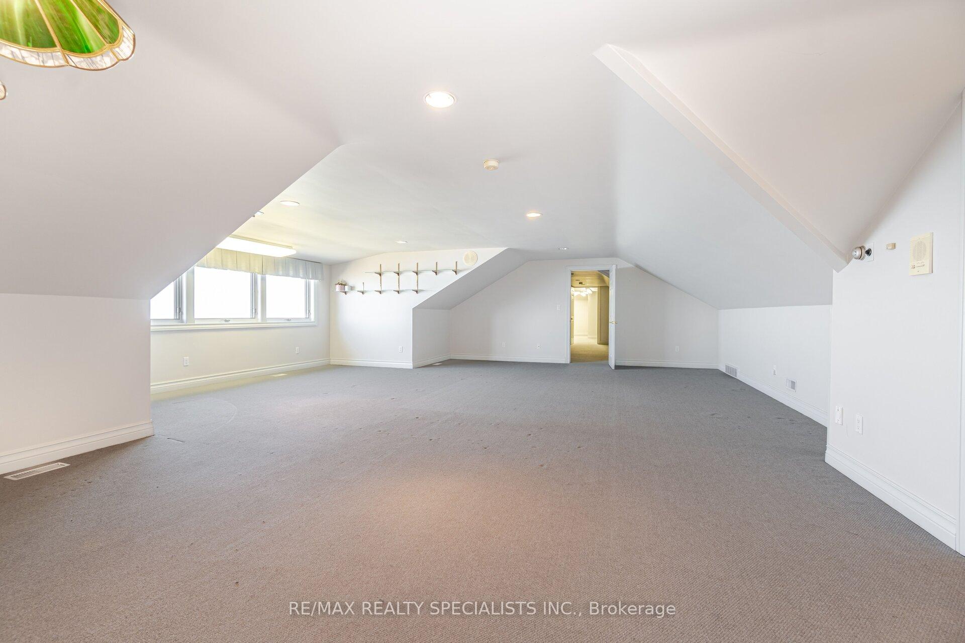 Photo 27 of 2 Tupper Boulevard, Grimsby, Grimsby Beach — HOMEH