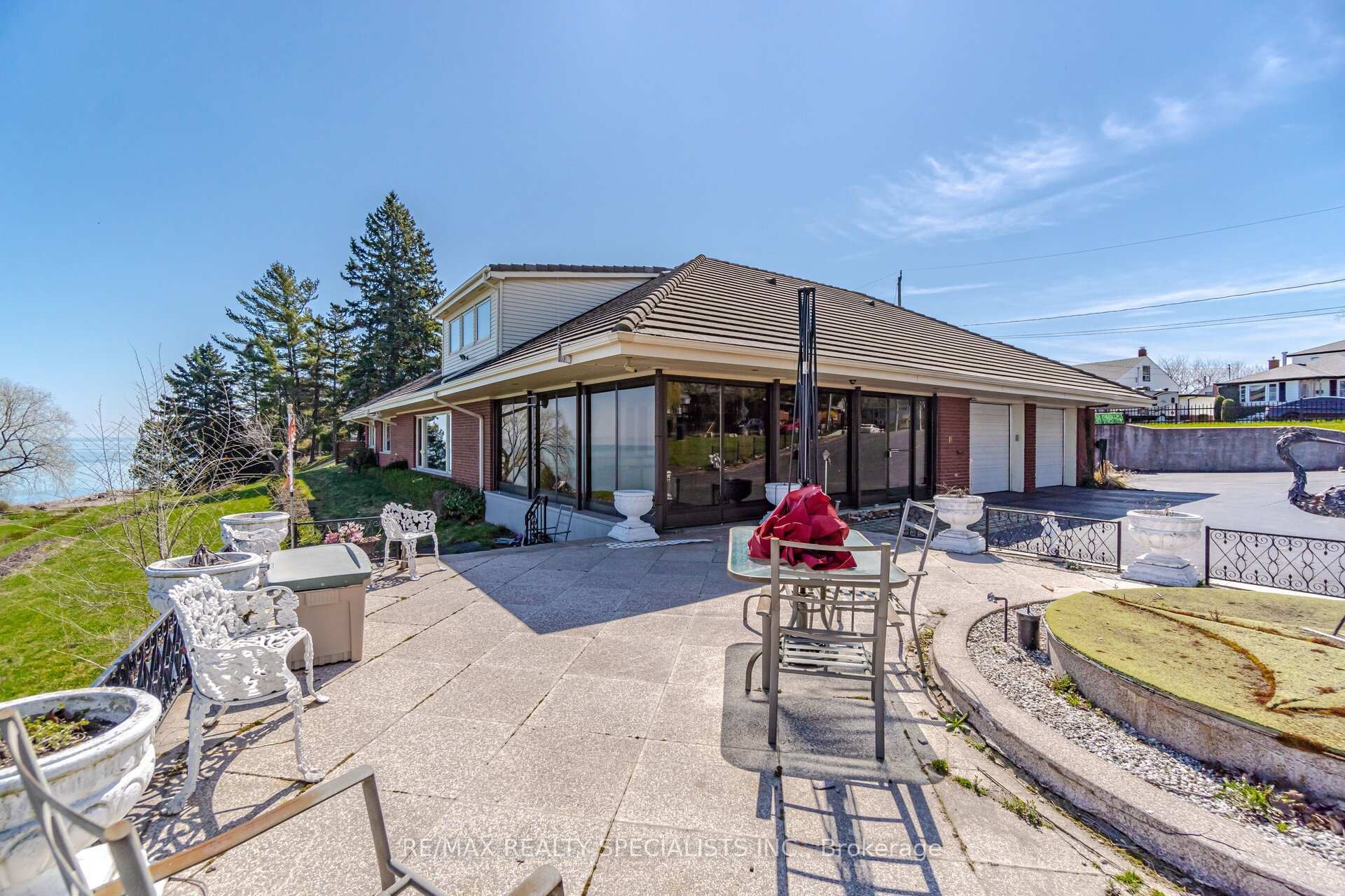 Photo 33 of 2 Tupper Boulevard, Grimsby, Grimsby Beach — HOMEH