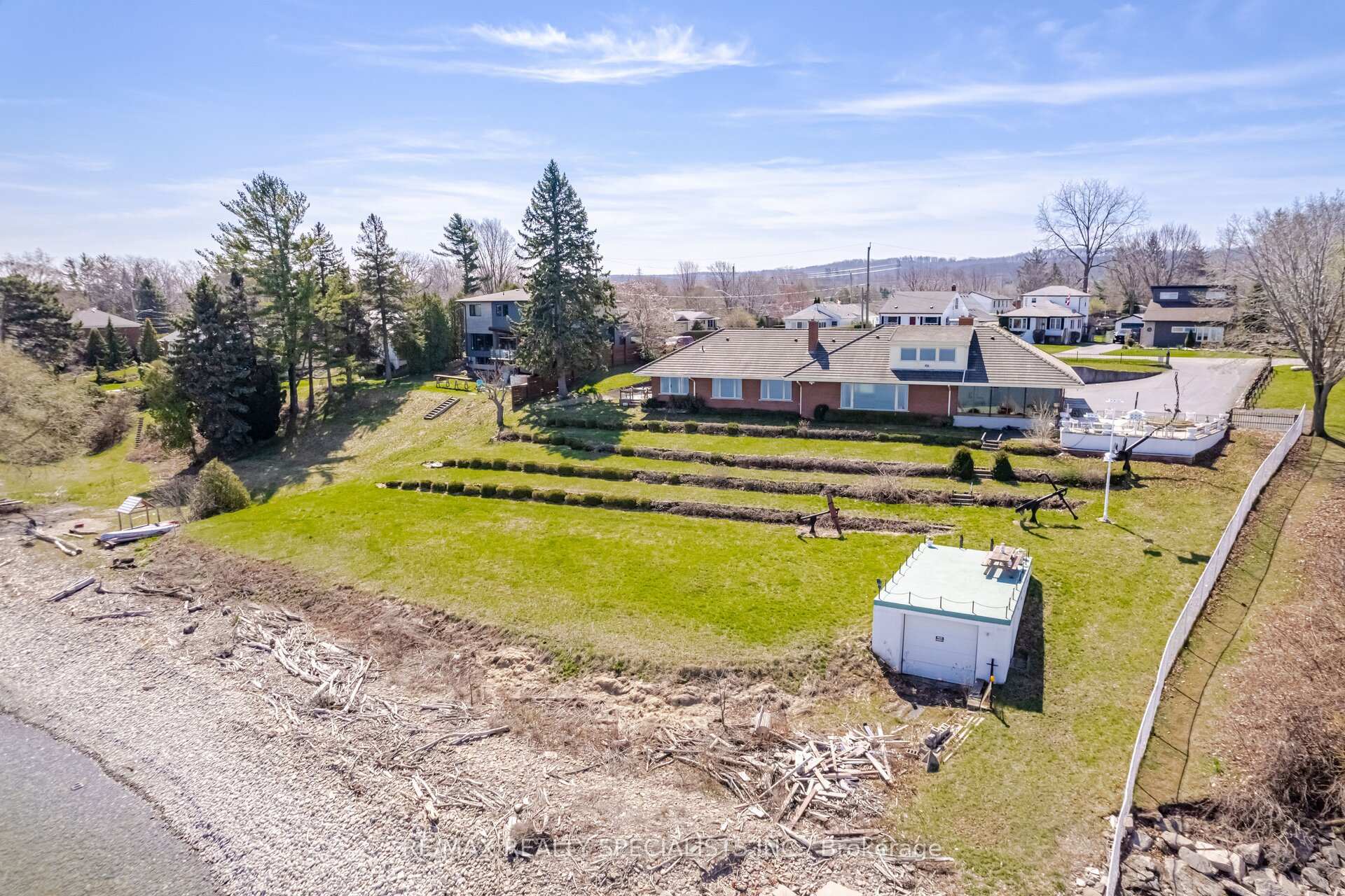 Photo 39 of 2 Tupper Boulevard, Grimsby, Grimsby Beach — HOMEH