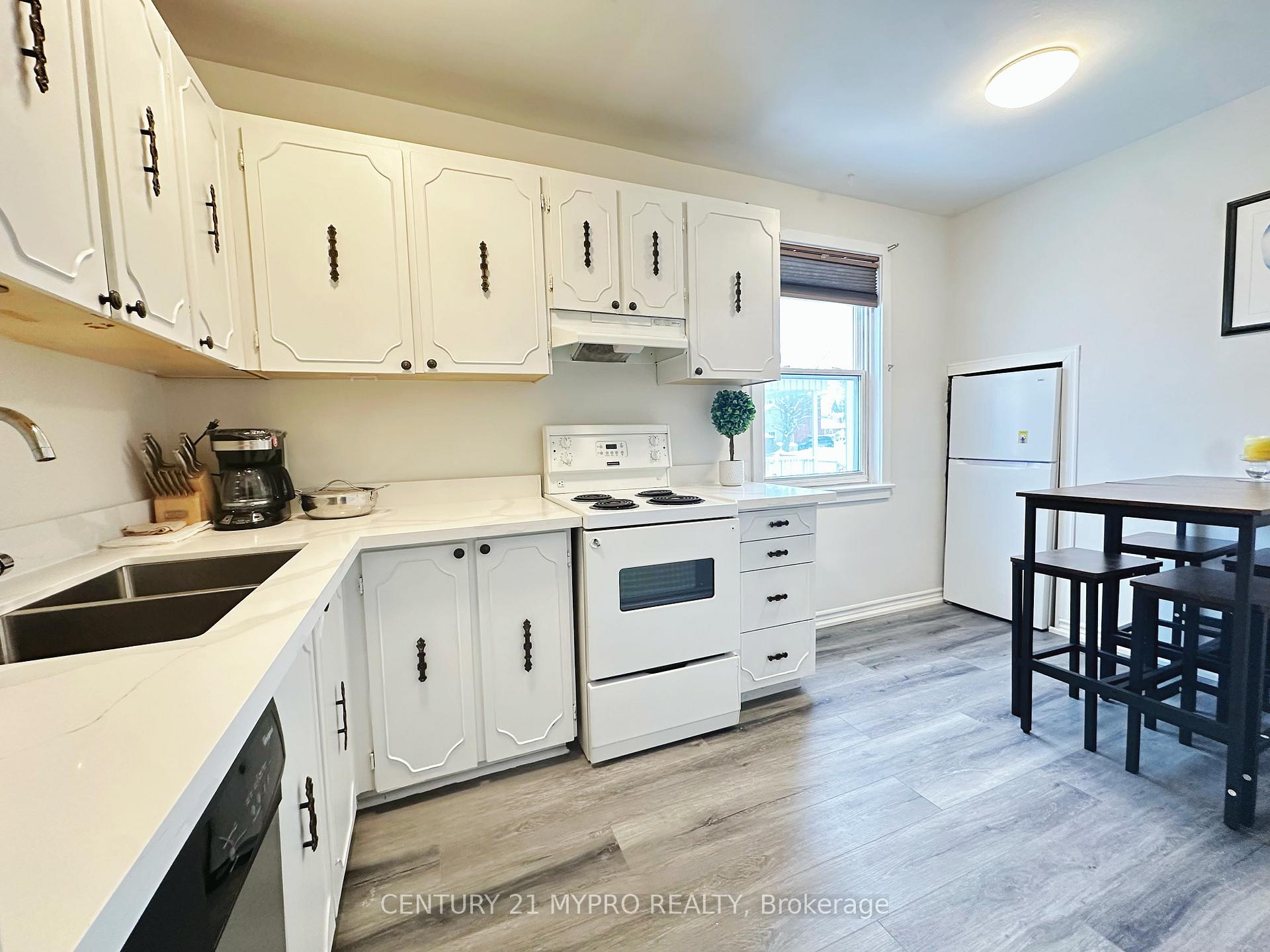 Photo 2 of 448 Hamilton Street, Peterborough, Otonabee Ward 1 — HOMEH