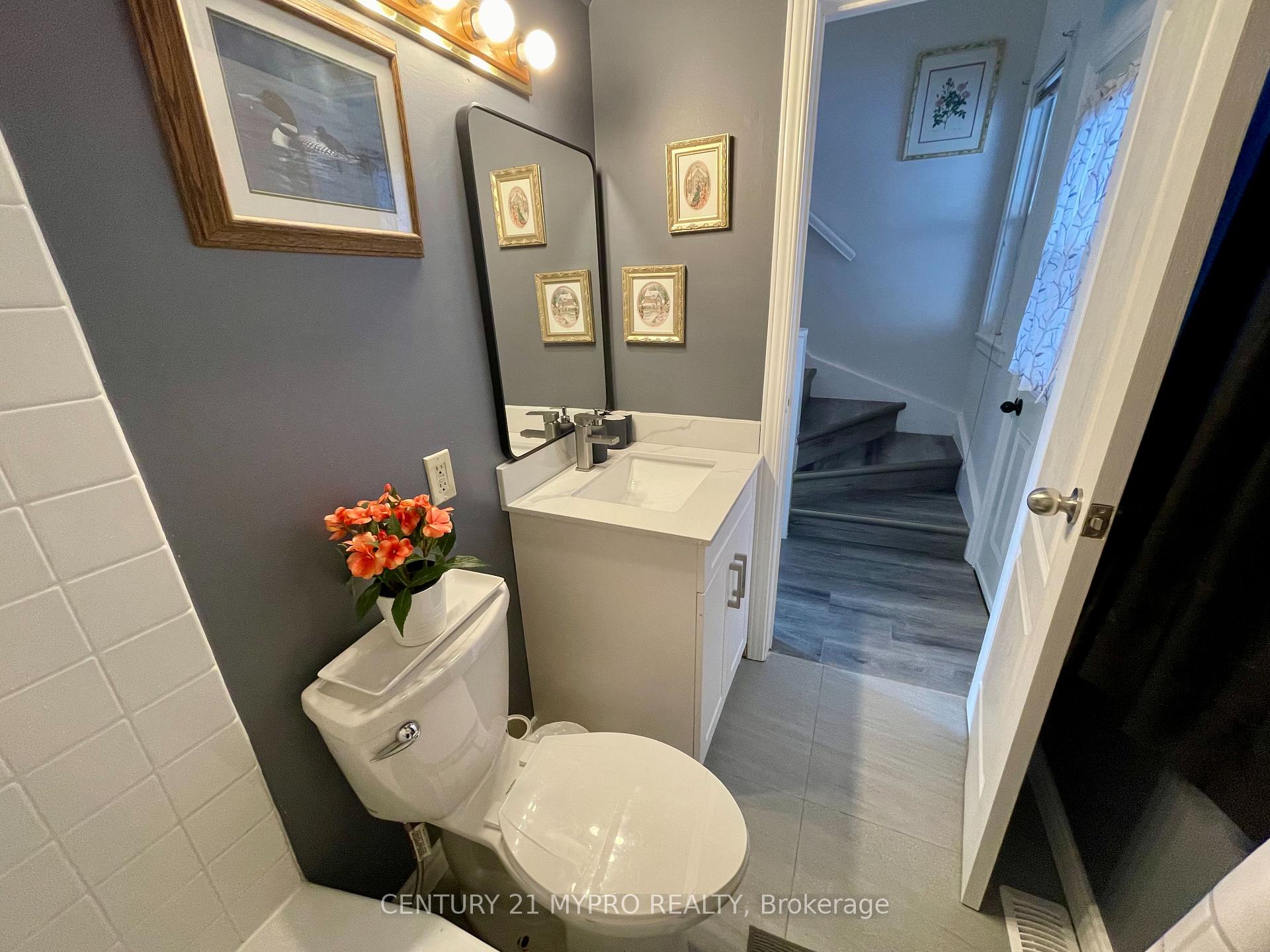 Photo 13 of 448 Hamilton Street, Peterborough, Otonabee Ward 1 — HOMEH