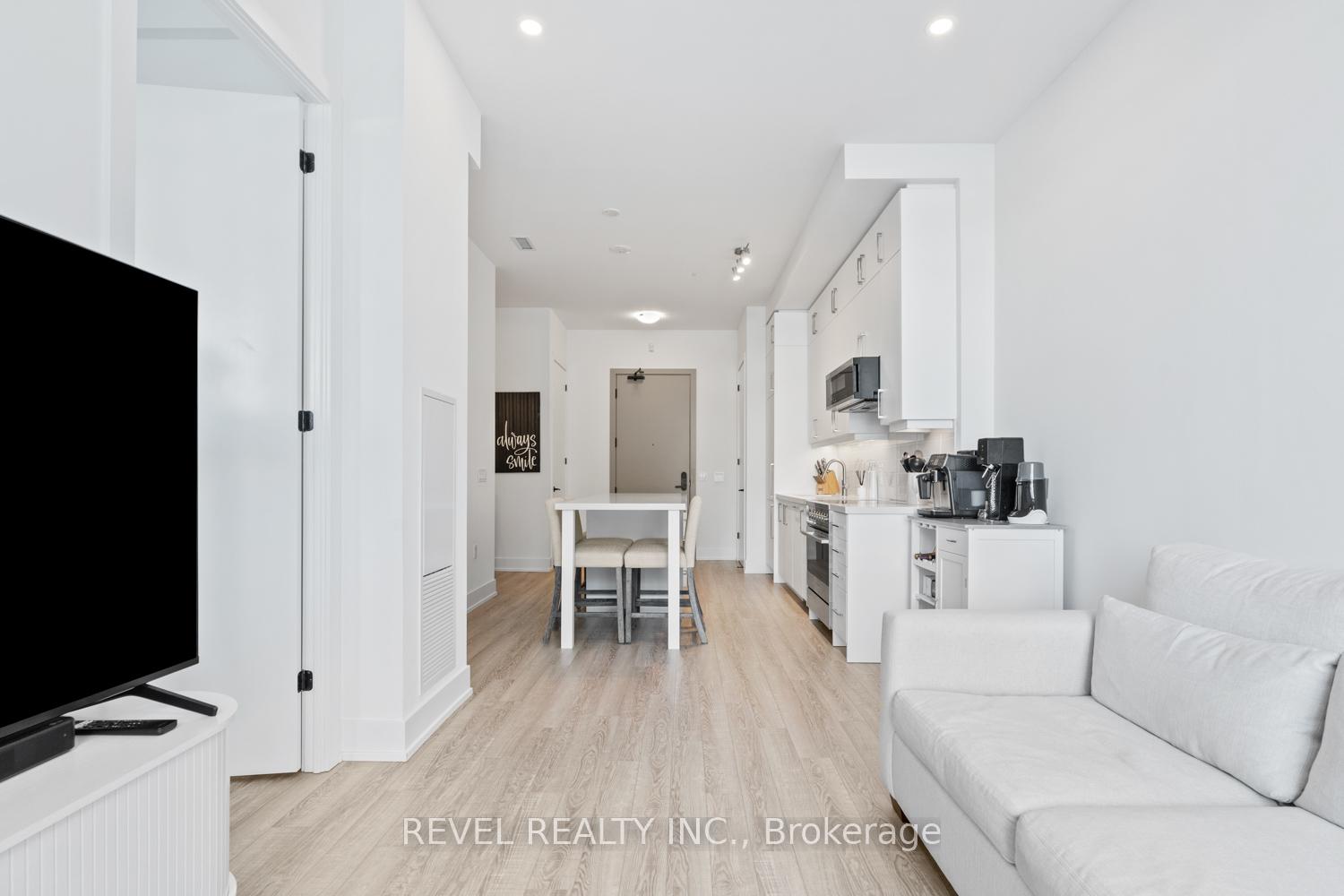 Photo 6 of Unit 123, 2075 King Rd, King, King City — HOMEH
