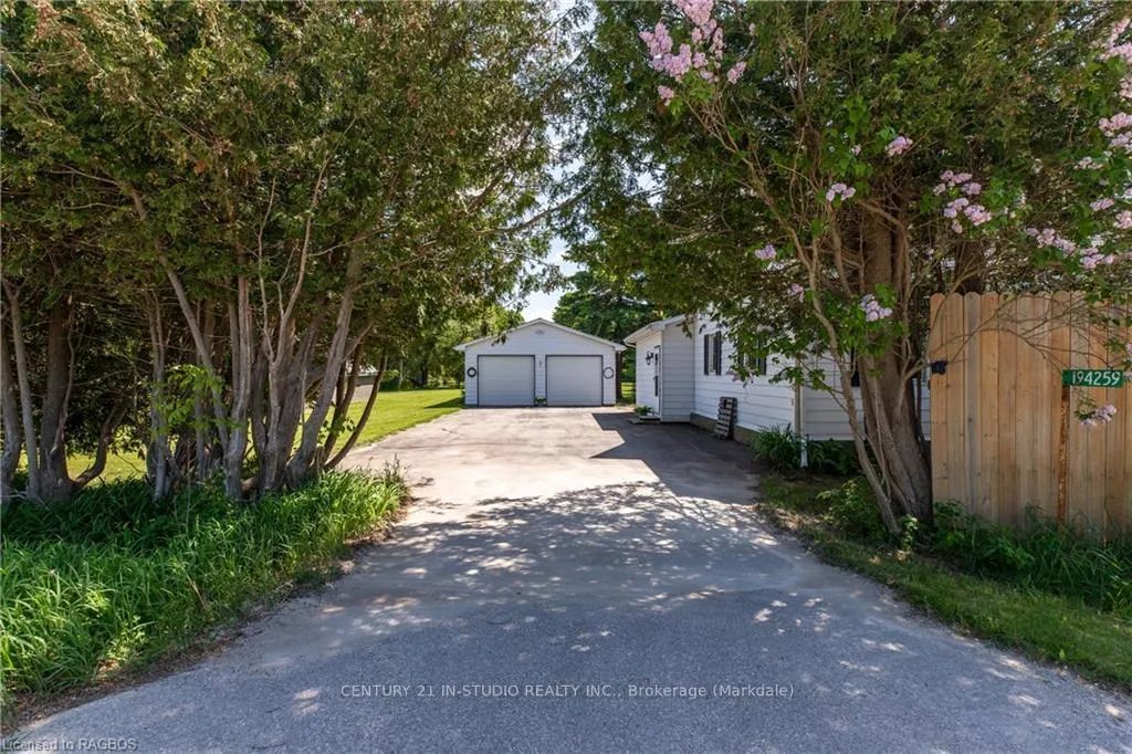 Front of 194259 Grey Road 13