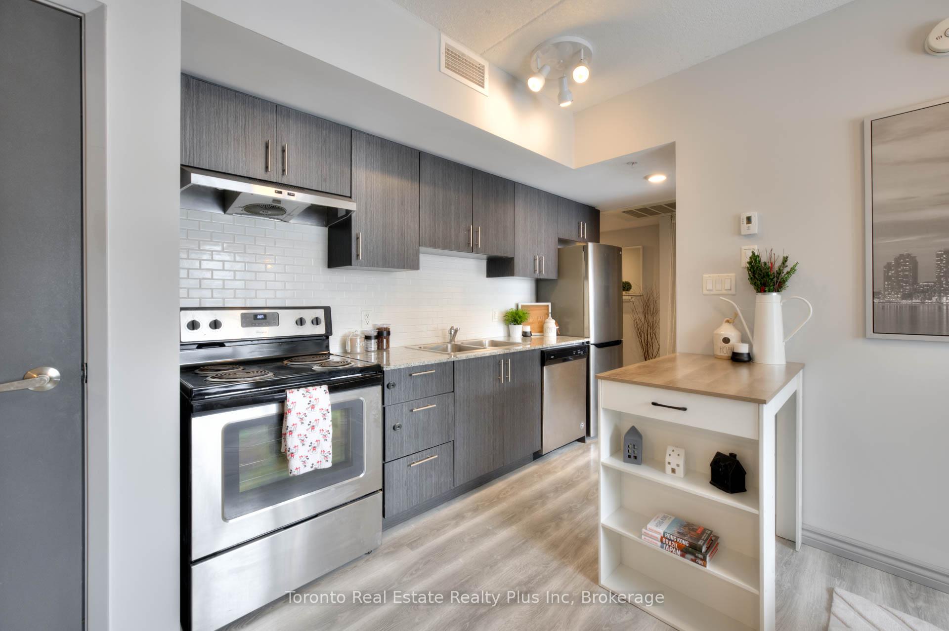 Photo 4 of Unit G216, 275 Larch Street, Waterloo, Lakeshore Village — HOMEH