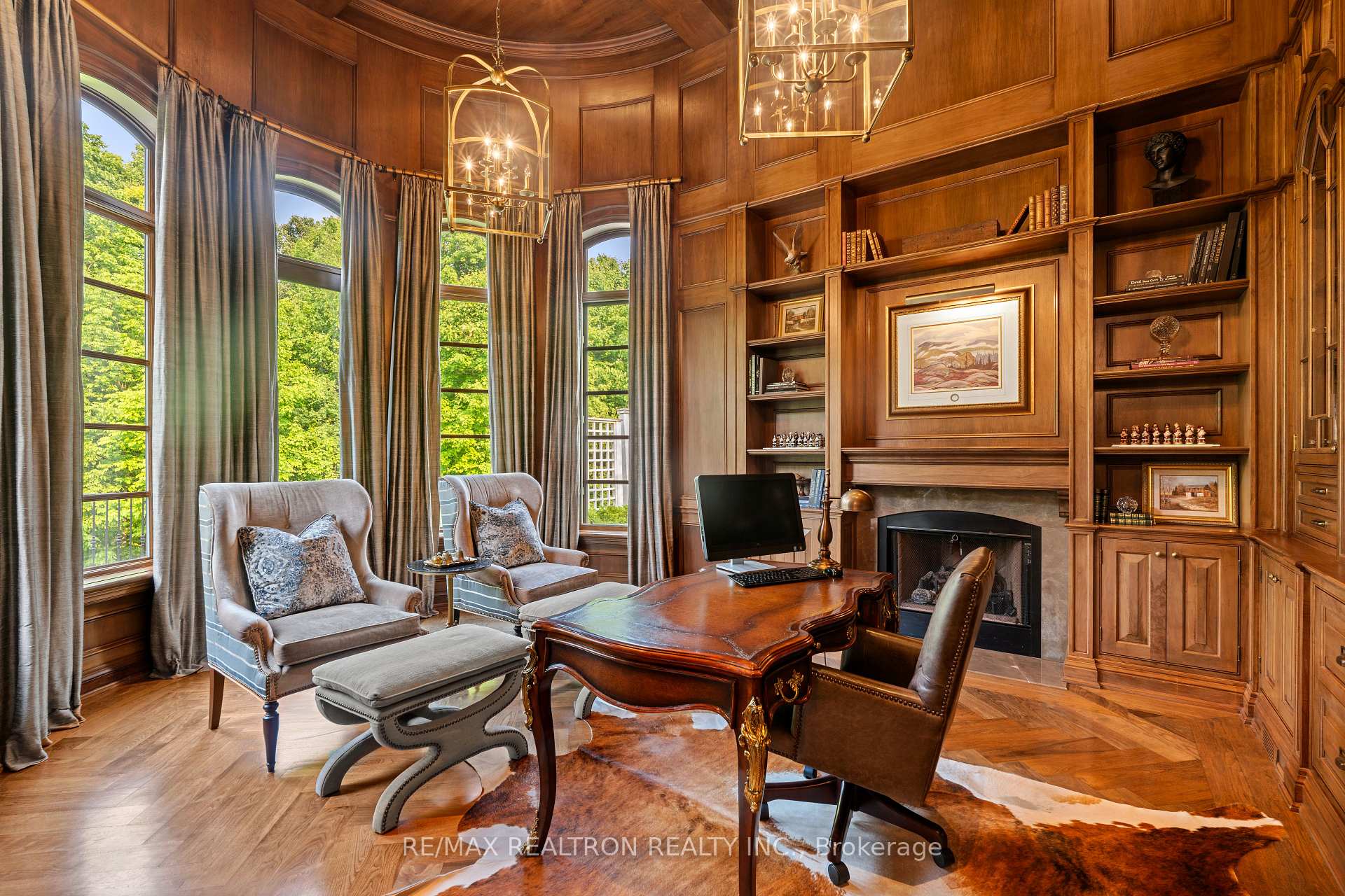Photo 10 of 301 Millwood Parkway, Vaughan, Vellore Village — HOMEH