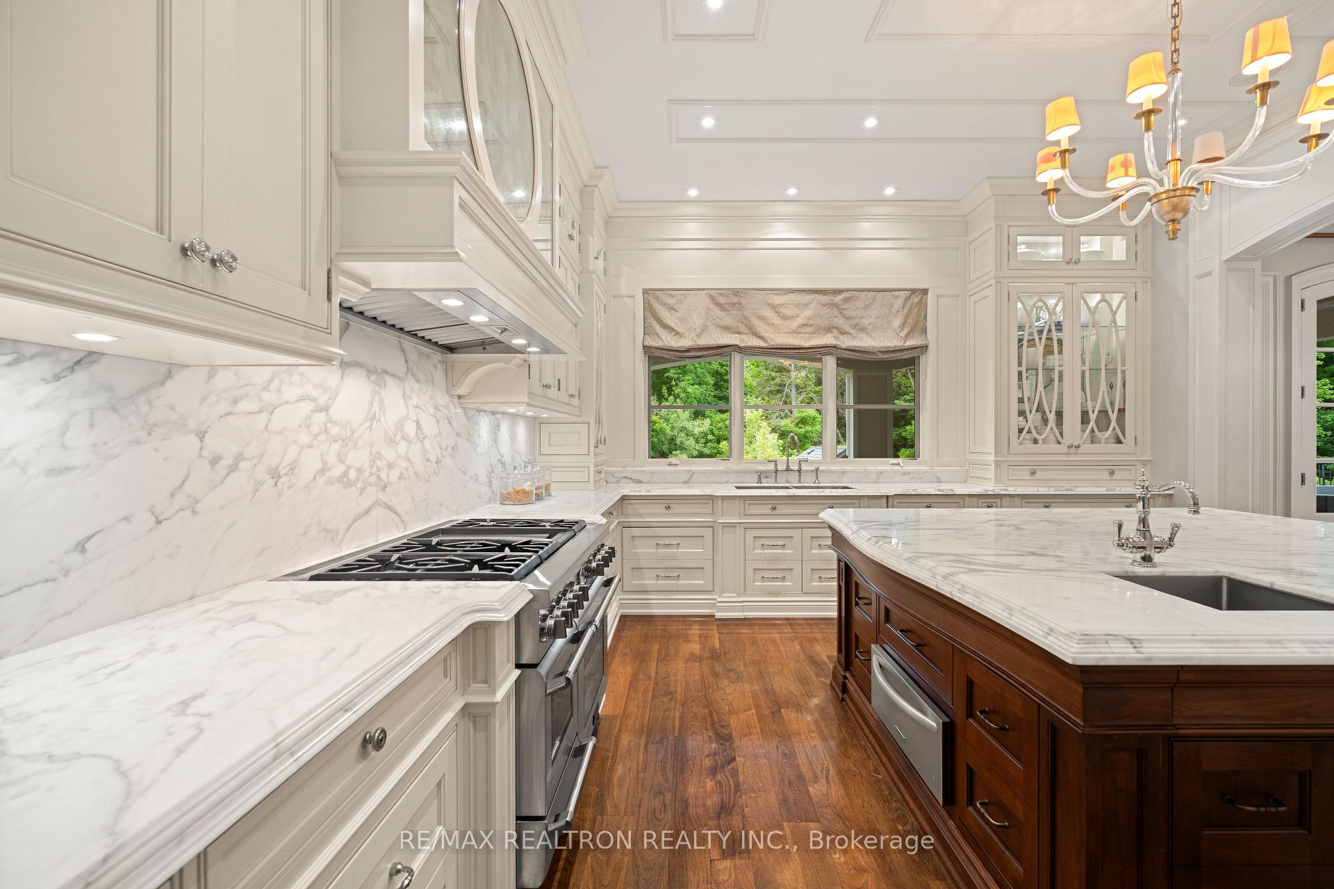 Photo 25 of 301 Millwood Parkway, Vaughan, Vellore Village — HOMEH