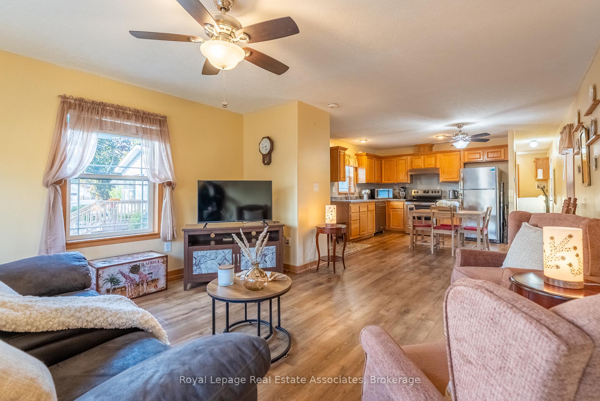 Photo 6 of 41 Cedarbush Crescent, Puslinch, Rural Puslinch East — HOMEH