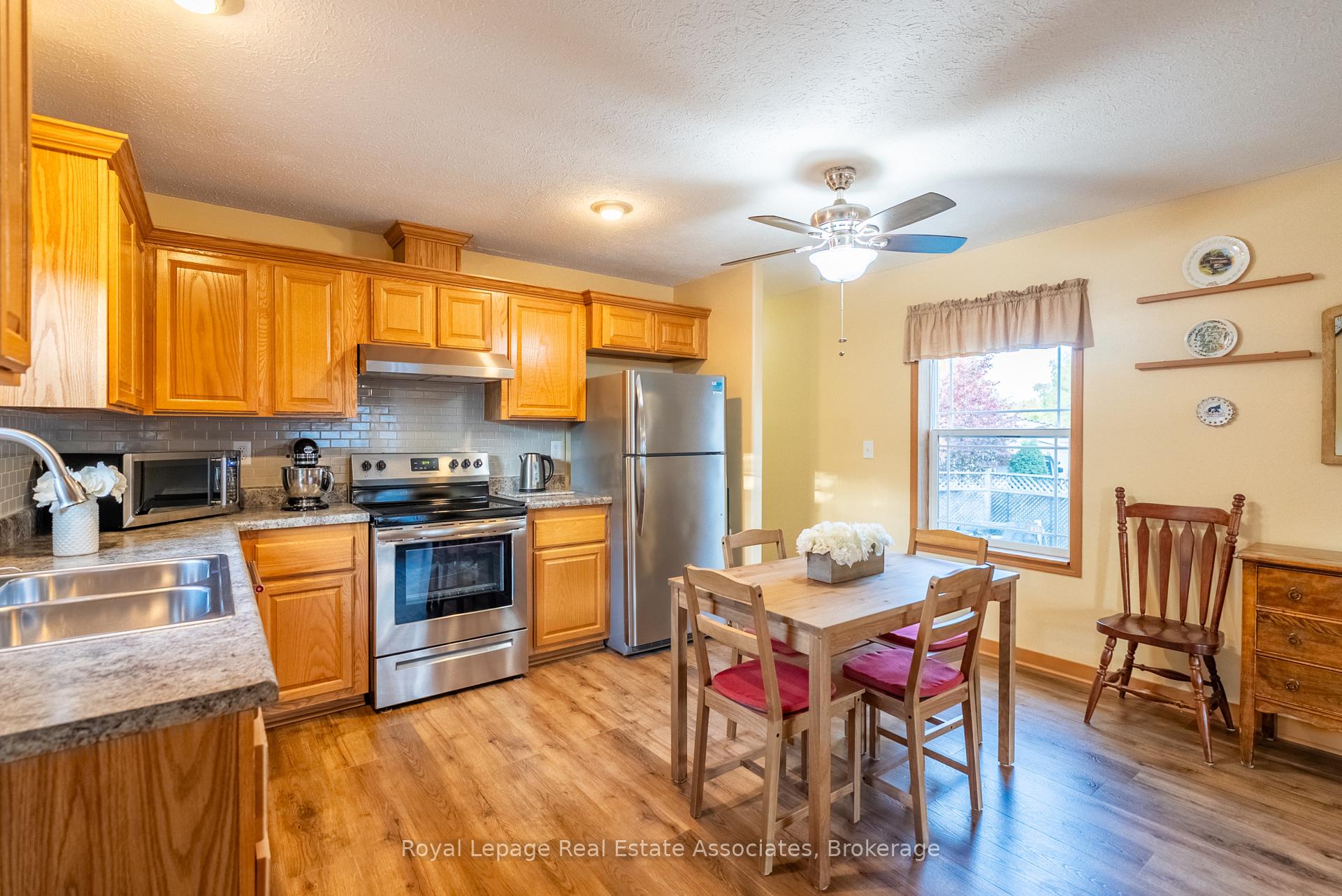 Photo 7 of 41 Cedarbush Crescent, Puslinch, Rural Puslinch East — HOMEH