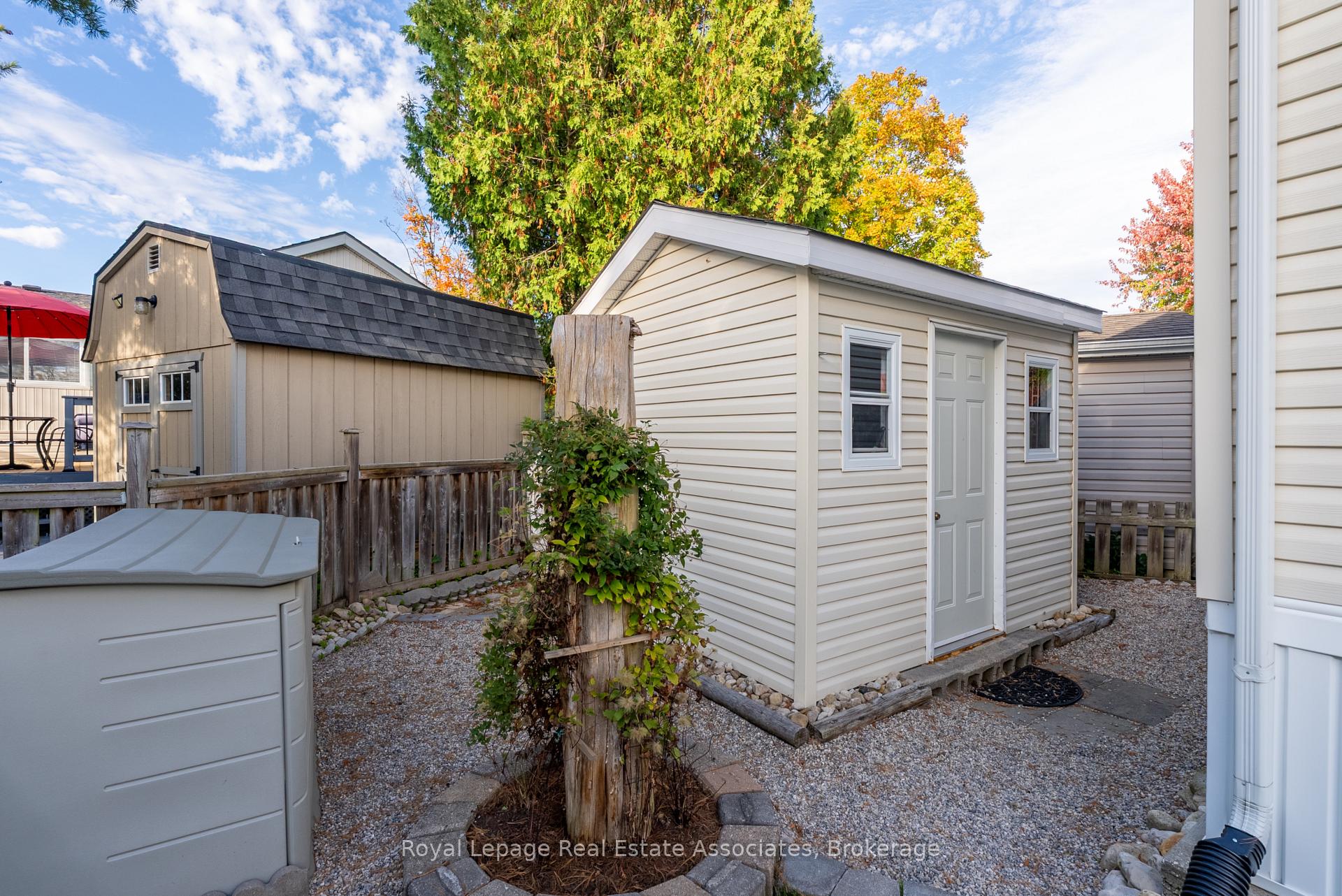 Photo 32 of 41 Cedarbush Crescent, Puslinch, Rural Puslinch East — HOMEH