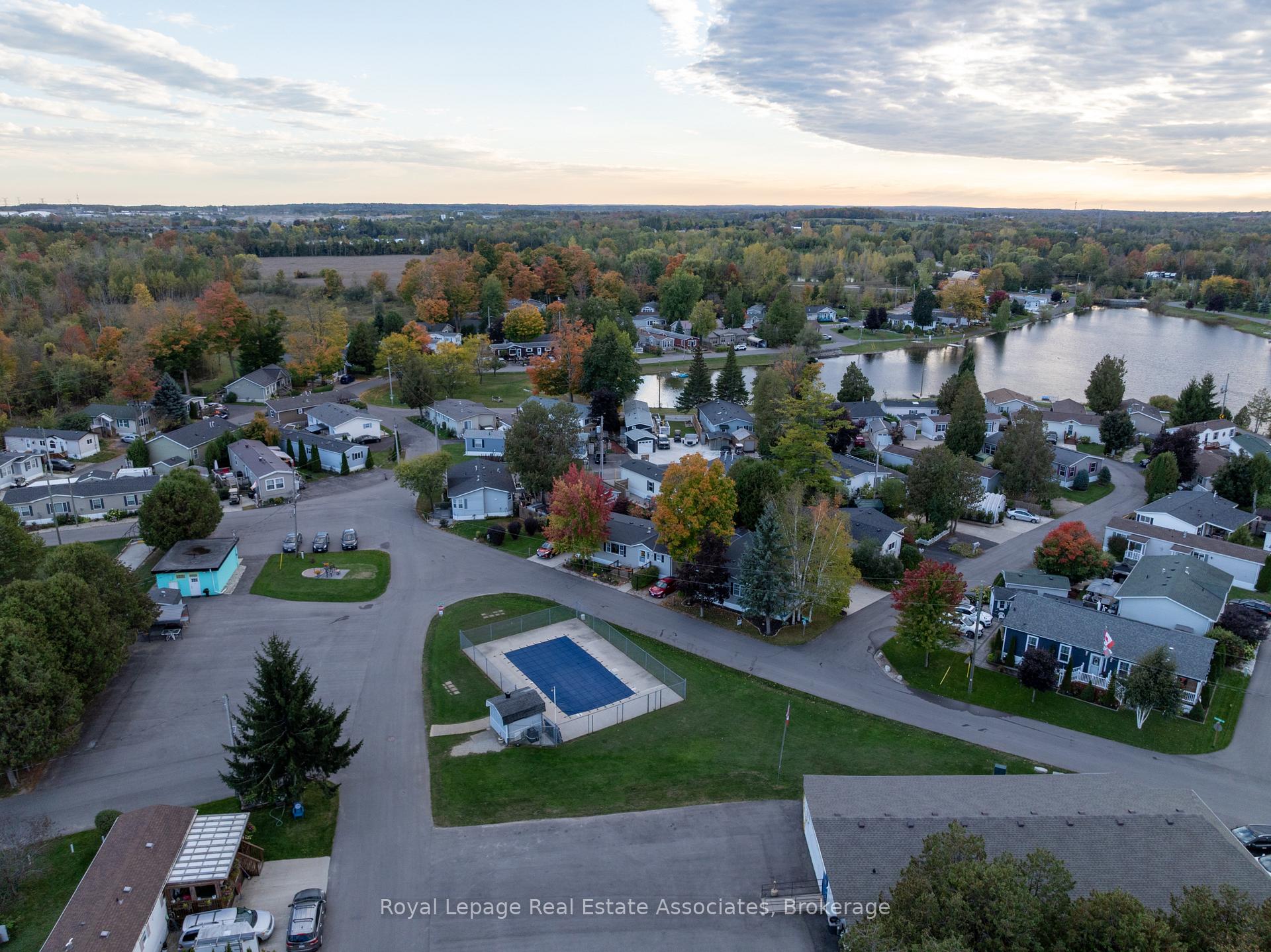Photo 28 of 41 Cedarbush Crescent, Puslinch, Rural Puslinch East — HOMEH