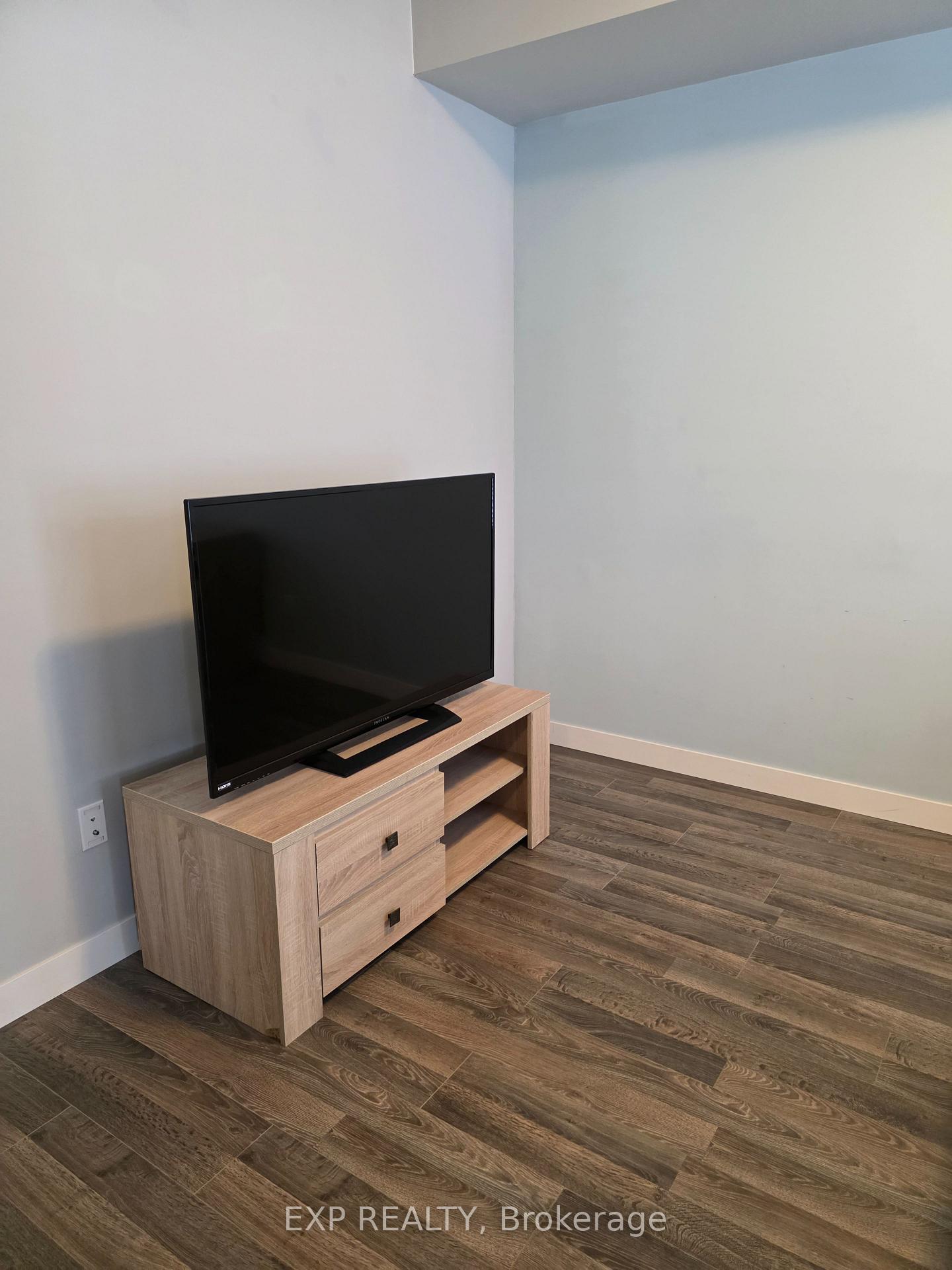 Photo 2 of Unit T204, 62 Balsam Street, Waterloo, Beechwood/University — HOMEH