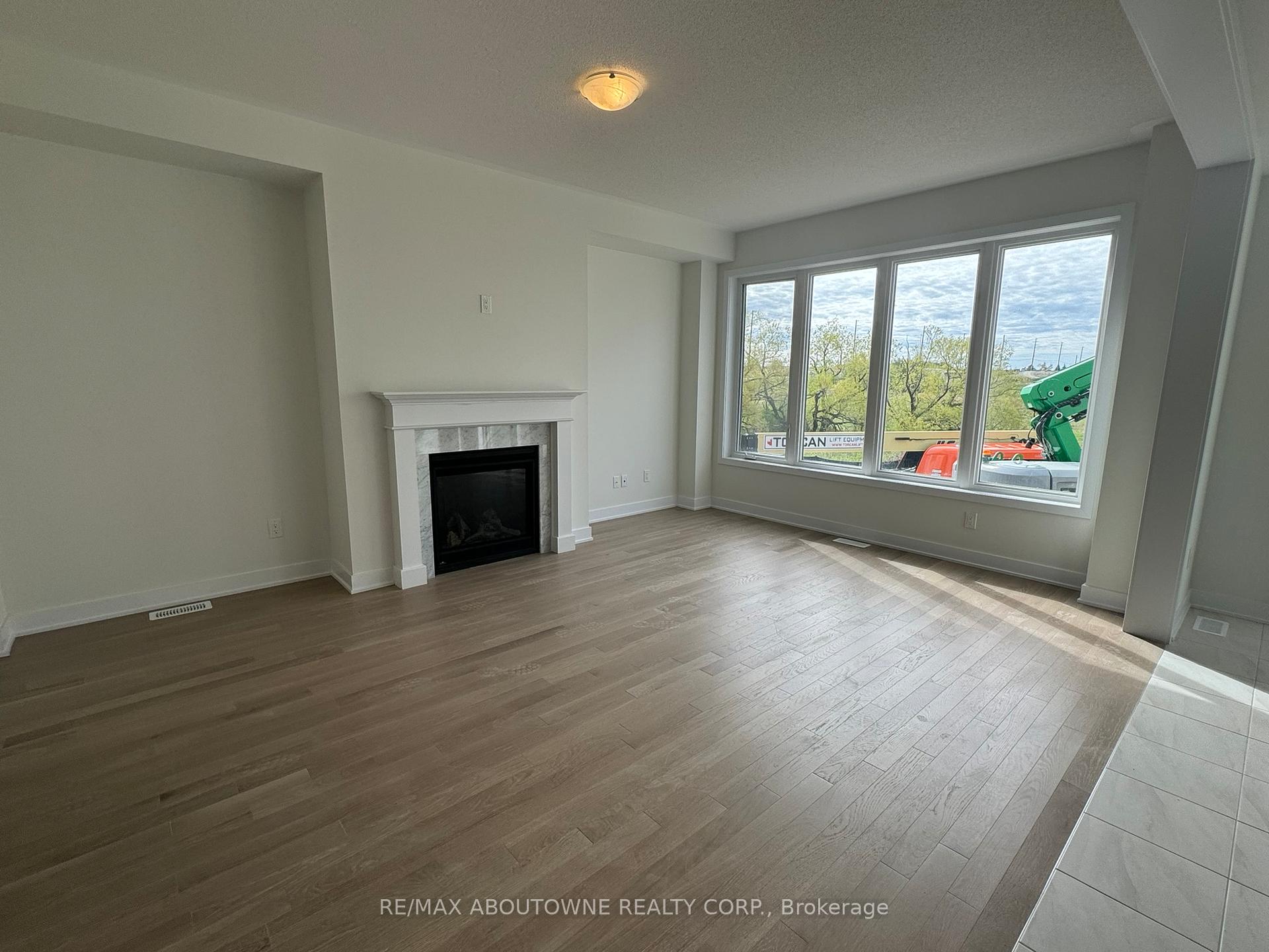 Photo 12 of 1043 Thompson Drive, Oshawa, Kedron — HOMEH
