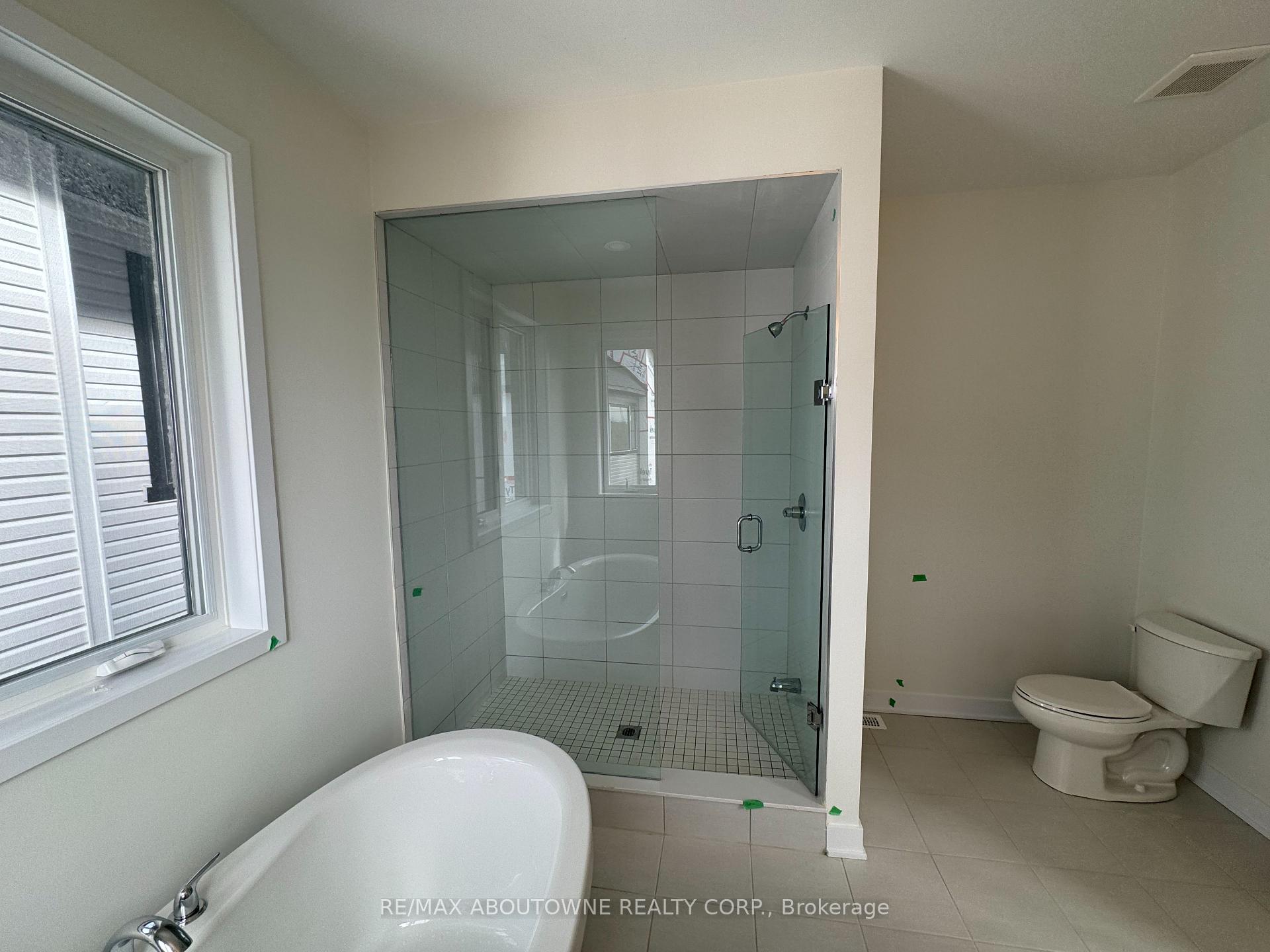 Photo 16 of 1043 Thompson Drive, Oshawa, Kedron — HOMEH