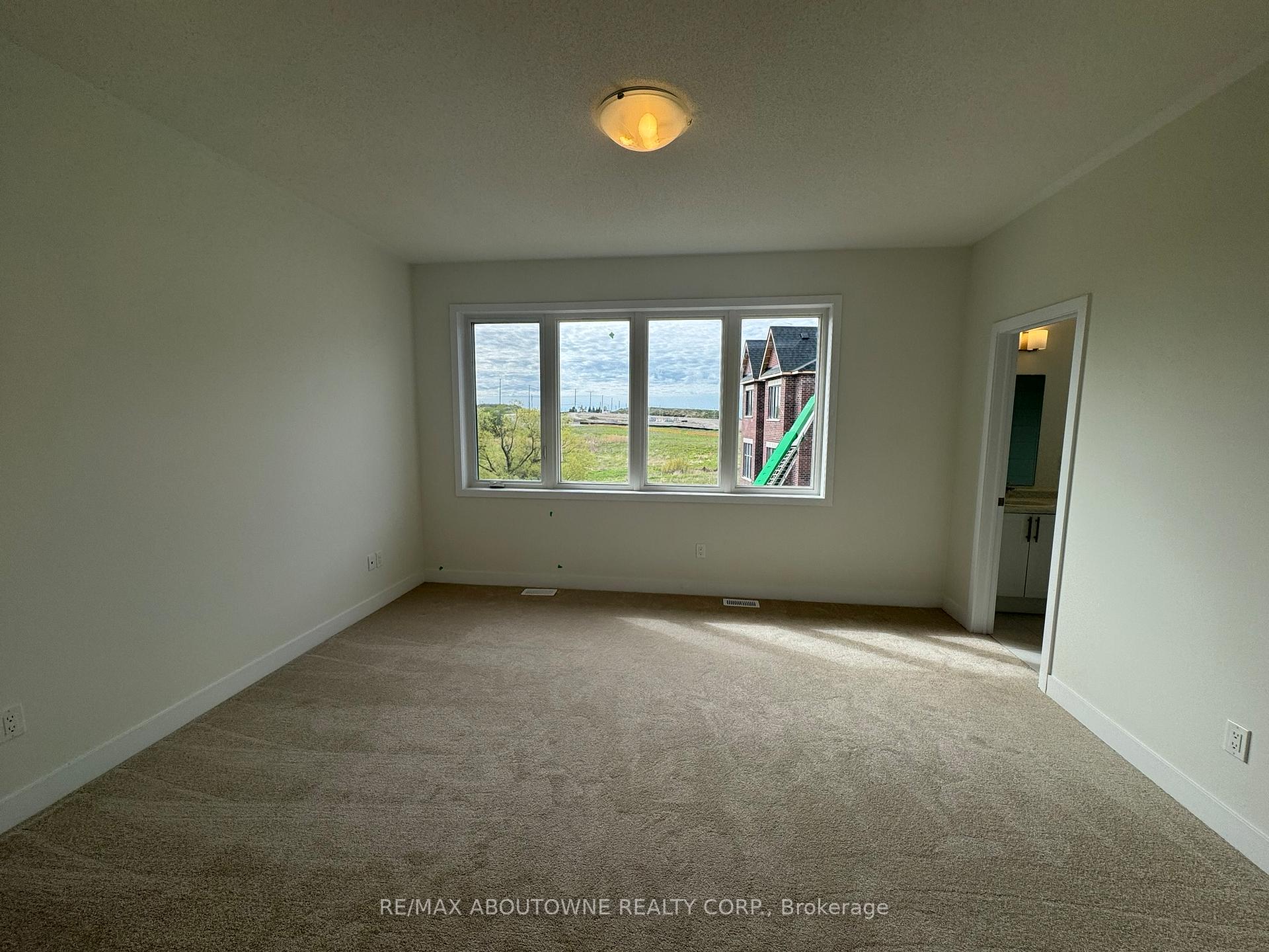 Photo 14 of 1043 Thompson Drive, Oshawa, Kedron — HOMEH
