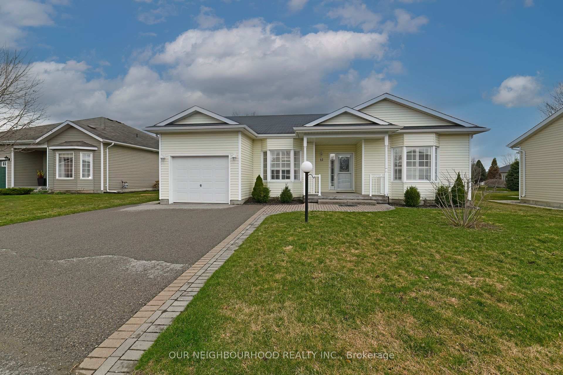 Photo 1 of 12 Heatherlea Drive, Clarington, Bowmanville — HOMEH