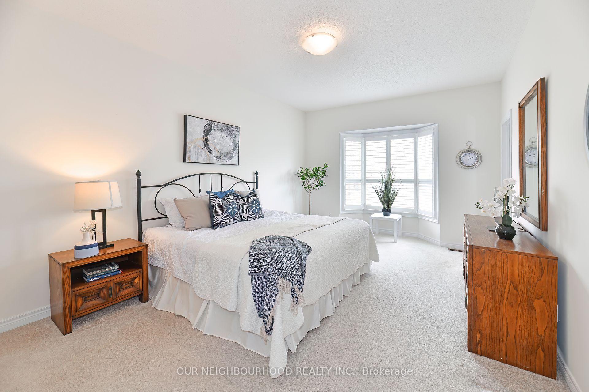 Photo 11 of 12 Heatherlea Drive, Clarington, Bowmanville — HOMEH