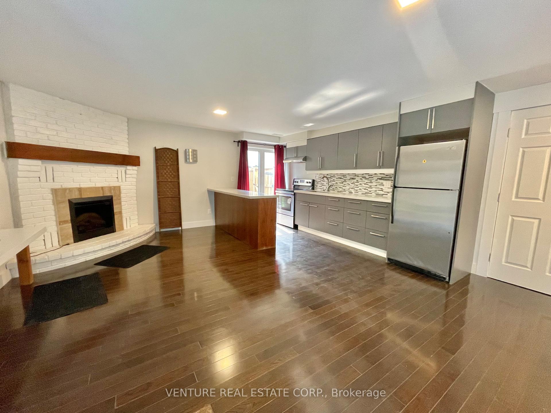 Photo 16 of Unit Rear, 55 Batson Drive, Aurora, Aurora Village — HOMEH