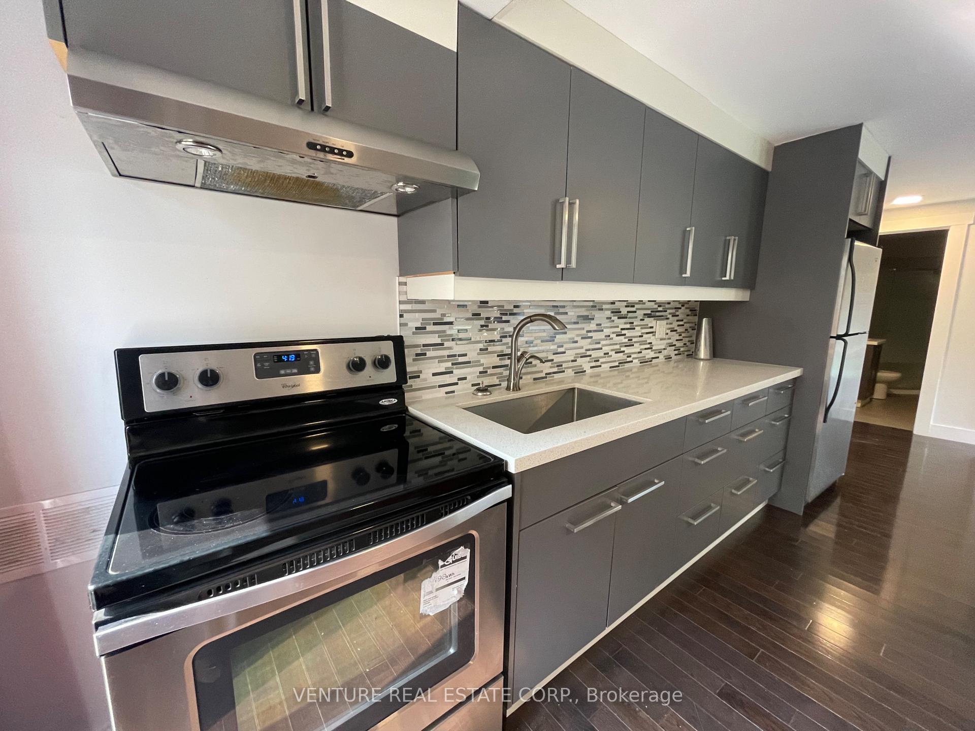Photo 7 of Unit Rear, 55 Batson Drive, Aurora, Aurora Village — HOMEH