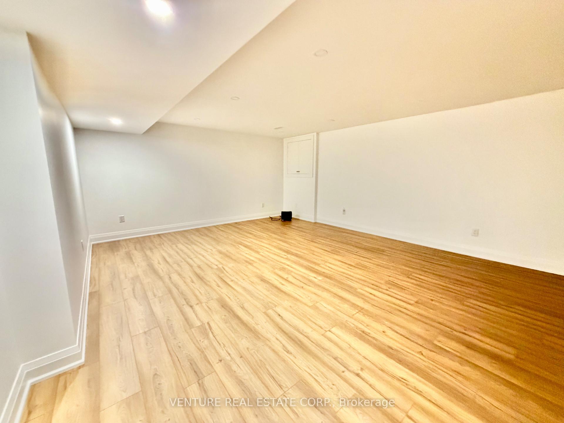 Photo 15 of Unit Rear, 55 Batson Drive, Aurora, Aurora Village — HOMEH