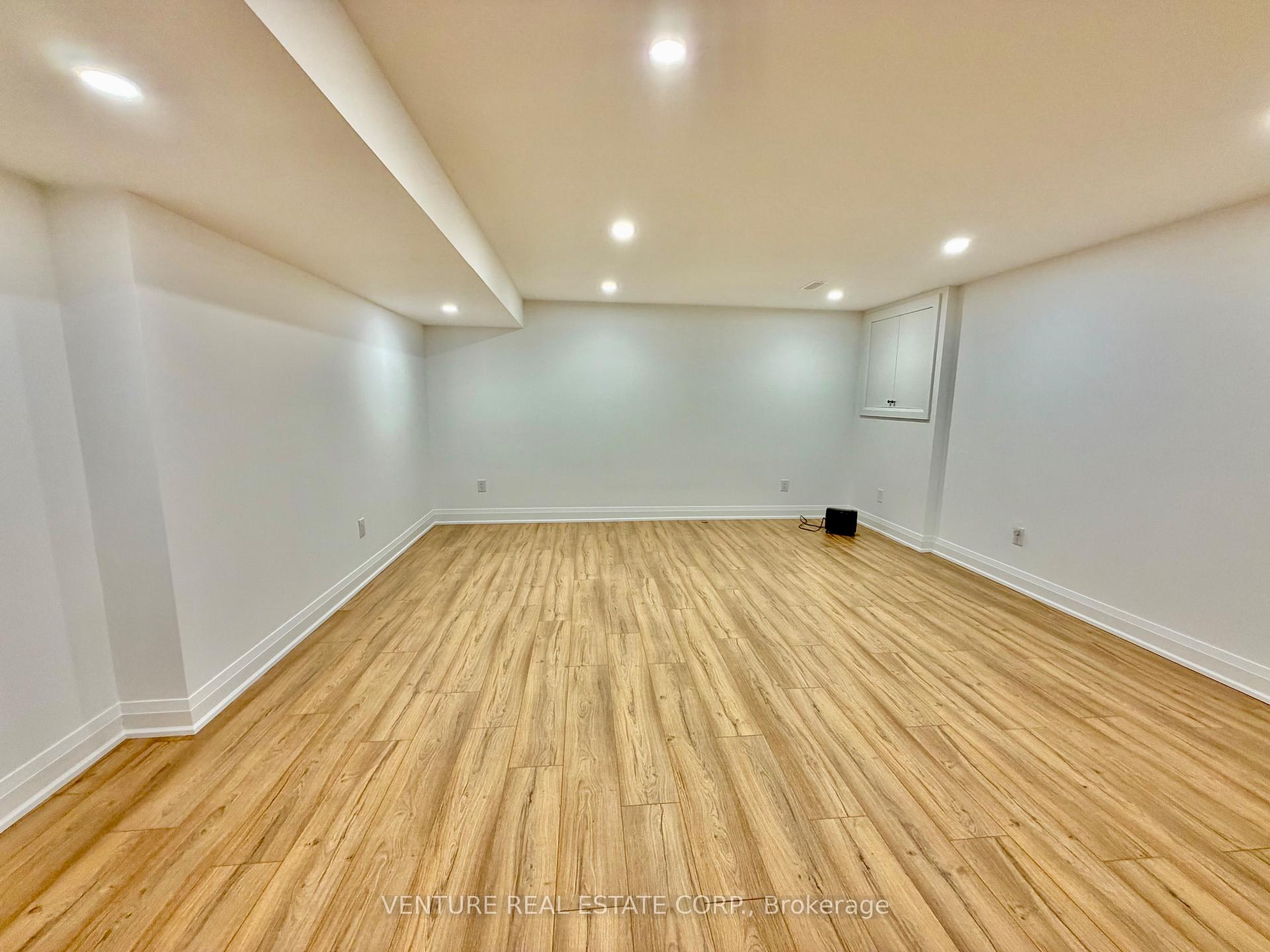 Photo 8 of Unit Rear, 55 Batson Drive, Aurora, Aurora Village — HOMEH