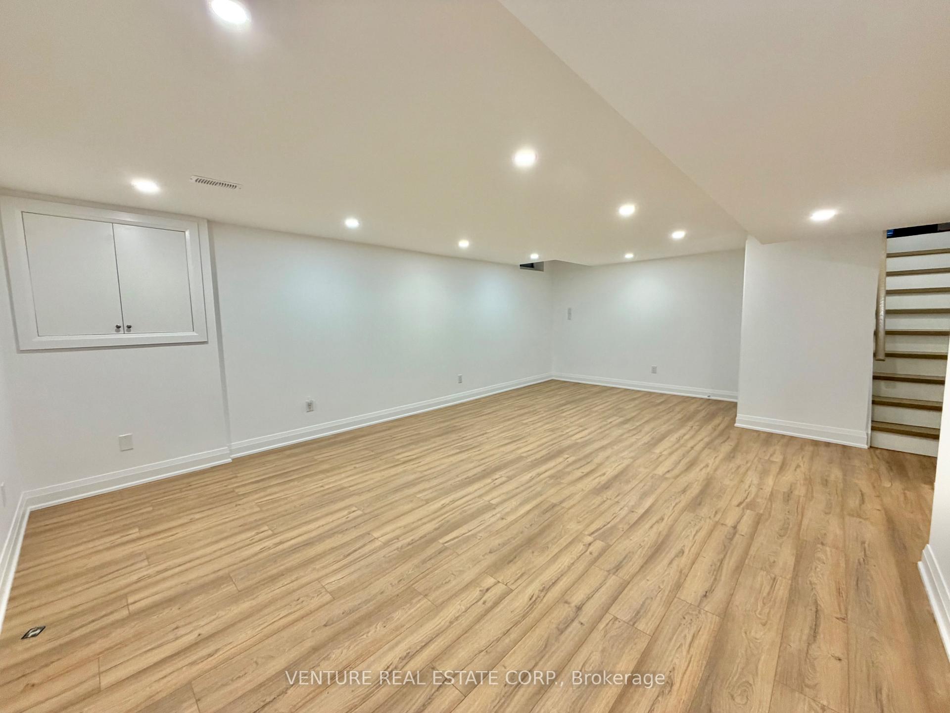 Photo 10 of Unit Rear, 55 Batson Drive, Aurora, Aurora Village — HOMEH