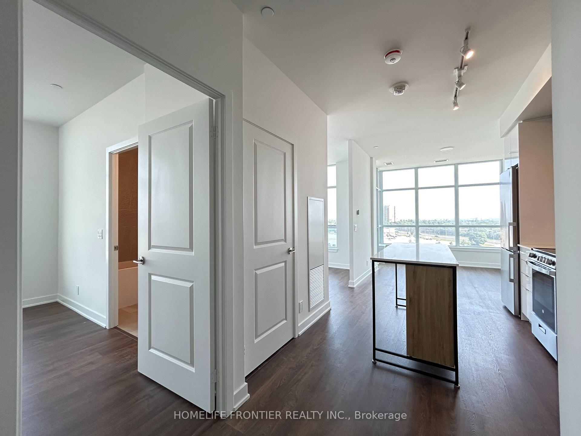 Photo 3 of Unit B-729, 50 Upper Mall Way, Vaughan, Brownridge — HOMEH