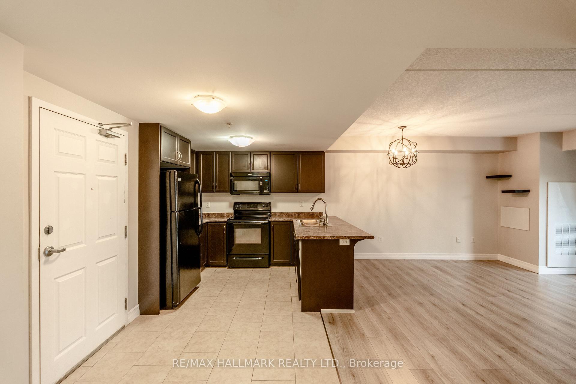 Photo 4 of Unit 214, 67 Kingsbury Square, Guelph, Pineridge/Westminster Woods — HOMEH