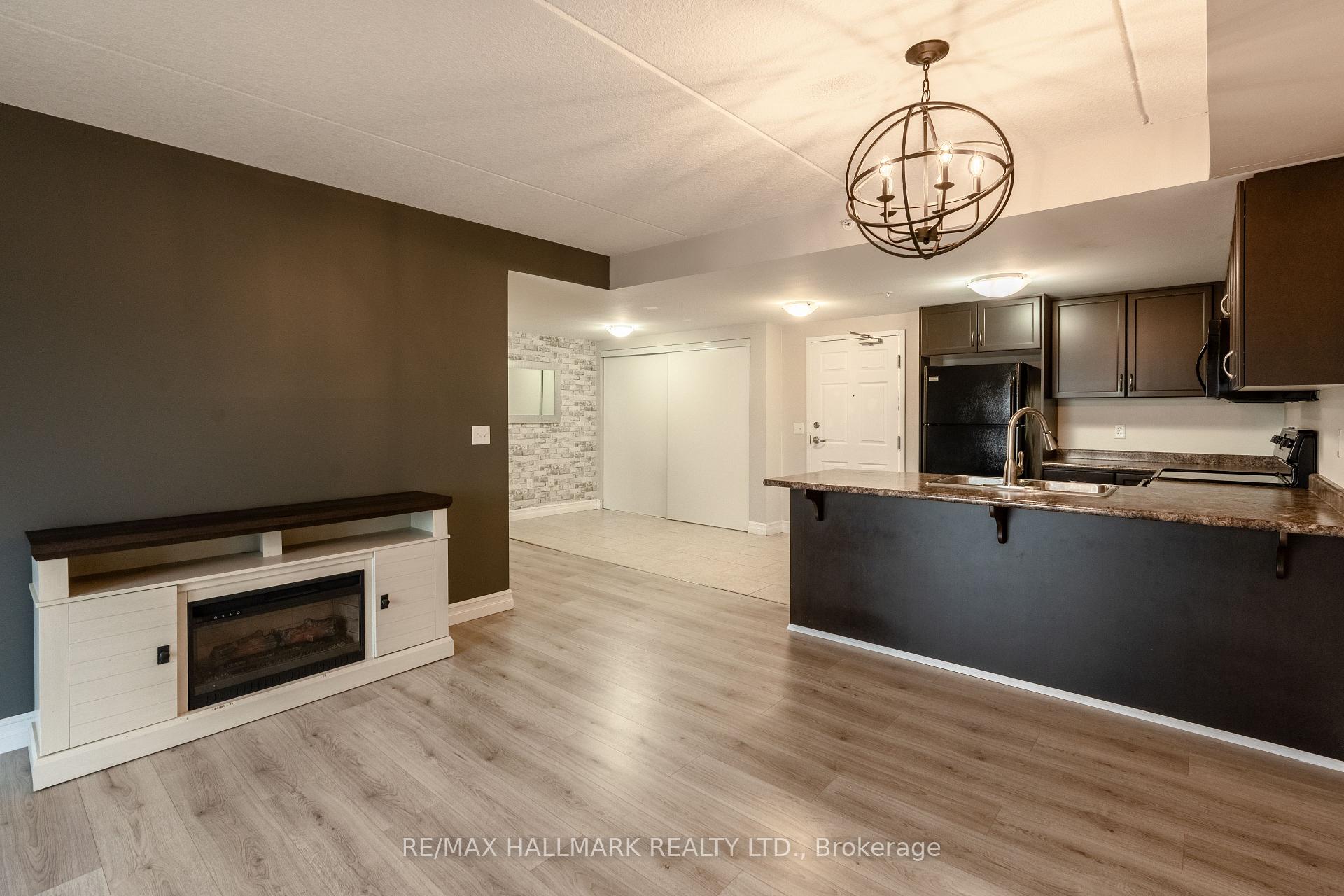Photo 11 of Unit 214, 67 Kingsbury Square, Guelph, Pineridge/Westminster Woods — HOMEH
