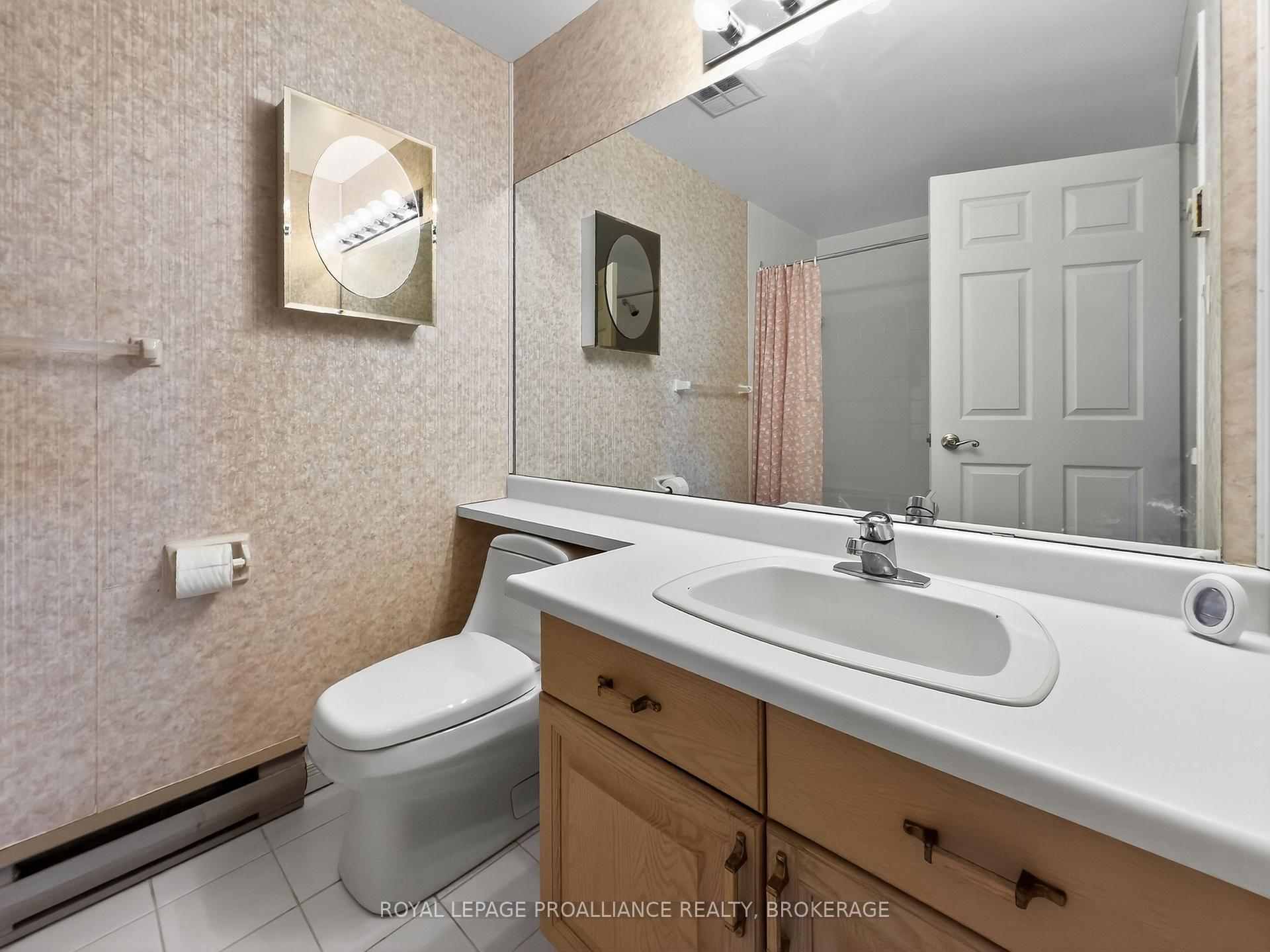 Photo 27 of Unit 701, 1000 King Street W, Kingston, Central City West — HOMEH