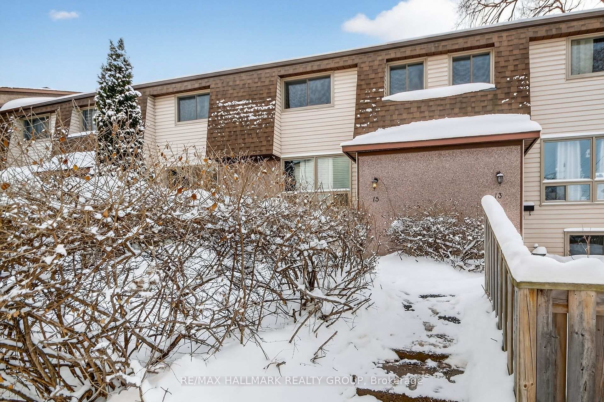 Front of Unit 15, 2640 Draper Avenue