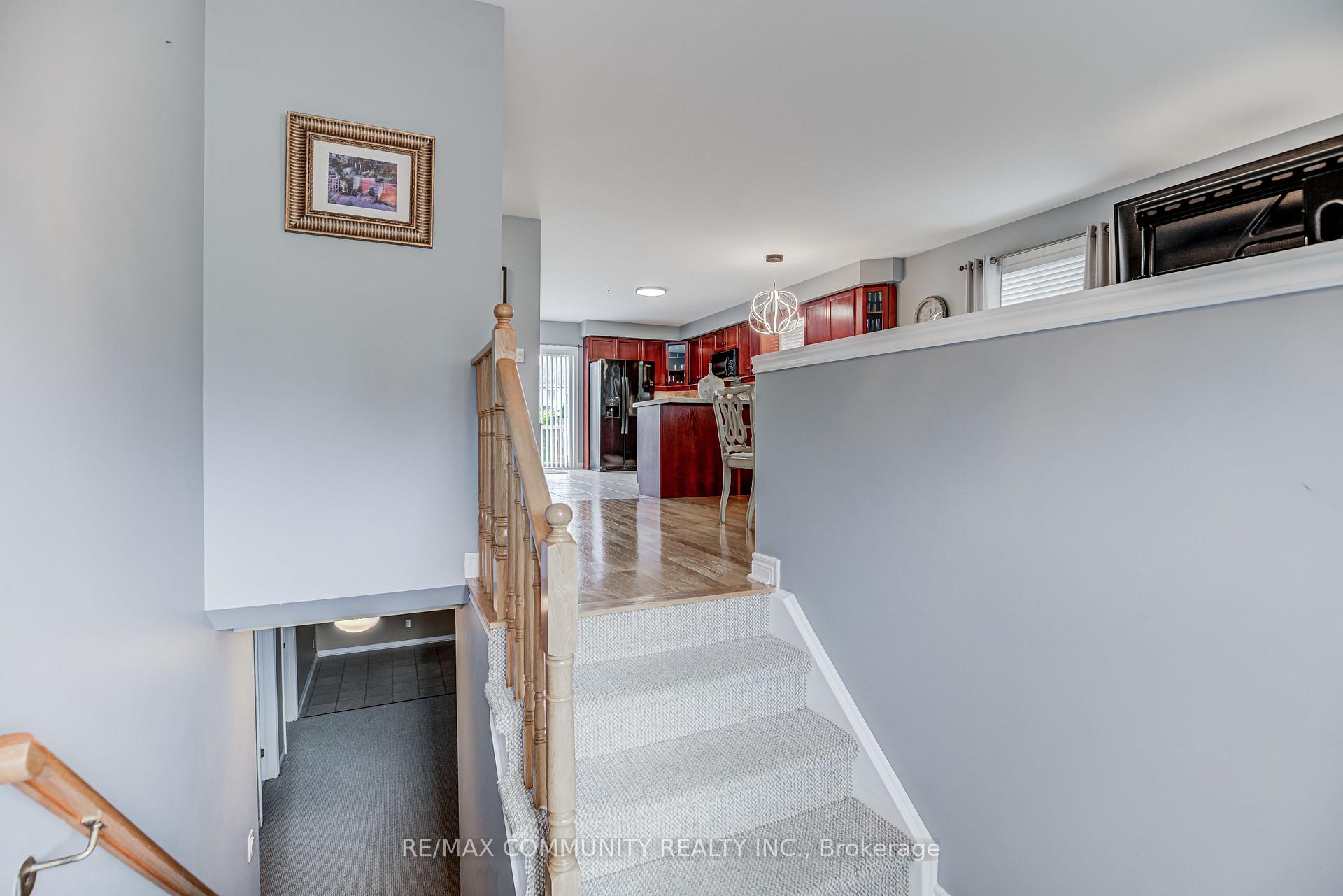 Photo 2 of 48 Bloom Avenue, Clarington, Newcastle — HOMEH