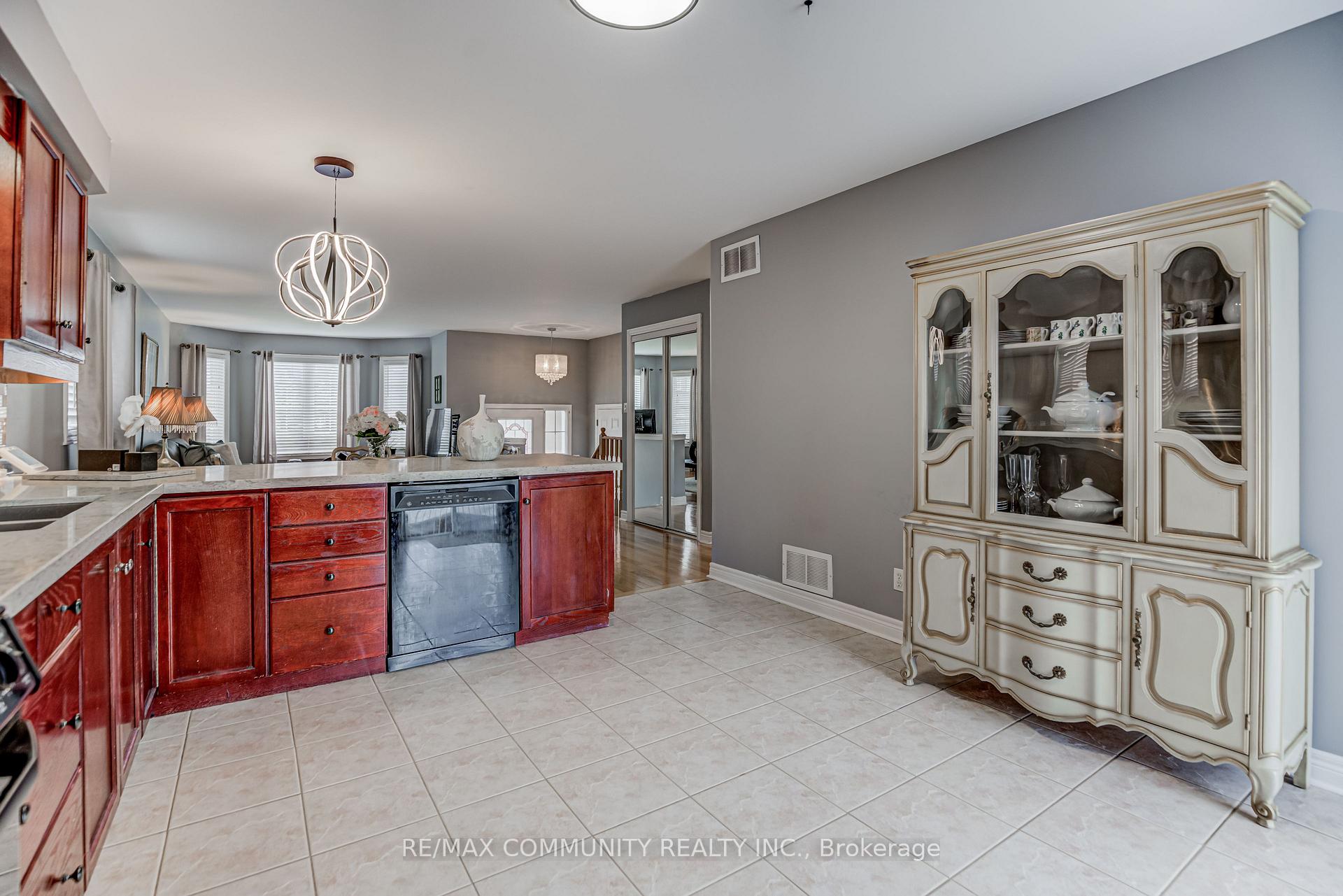 Photo 20 of 48 Bloom Avenue, Clarington, Newcastle — HOMEH