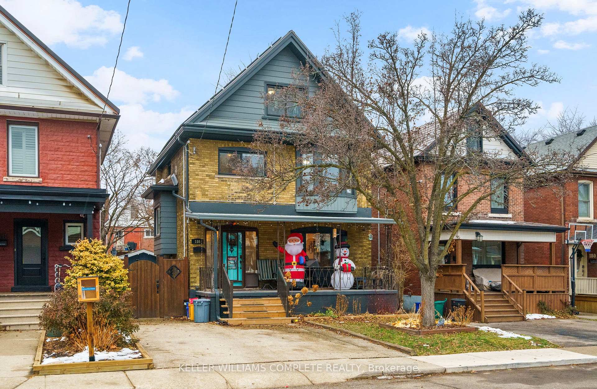 Front of Unit MAIN, 186 Balsam Avenue S