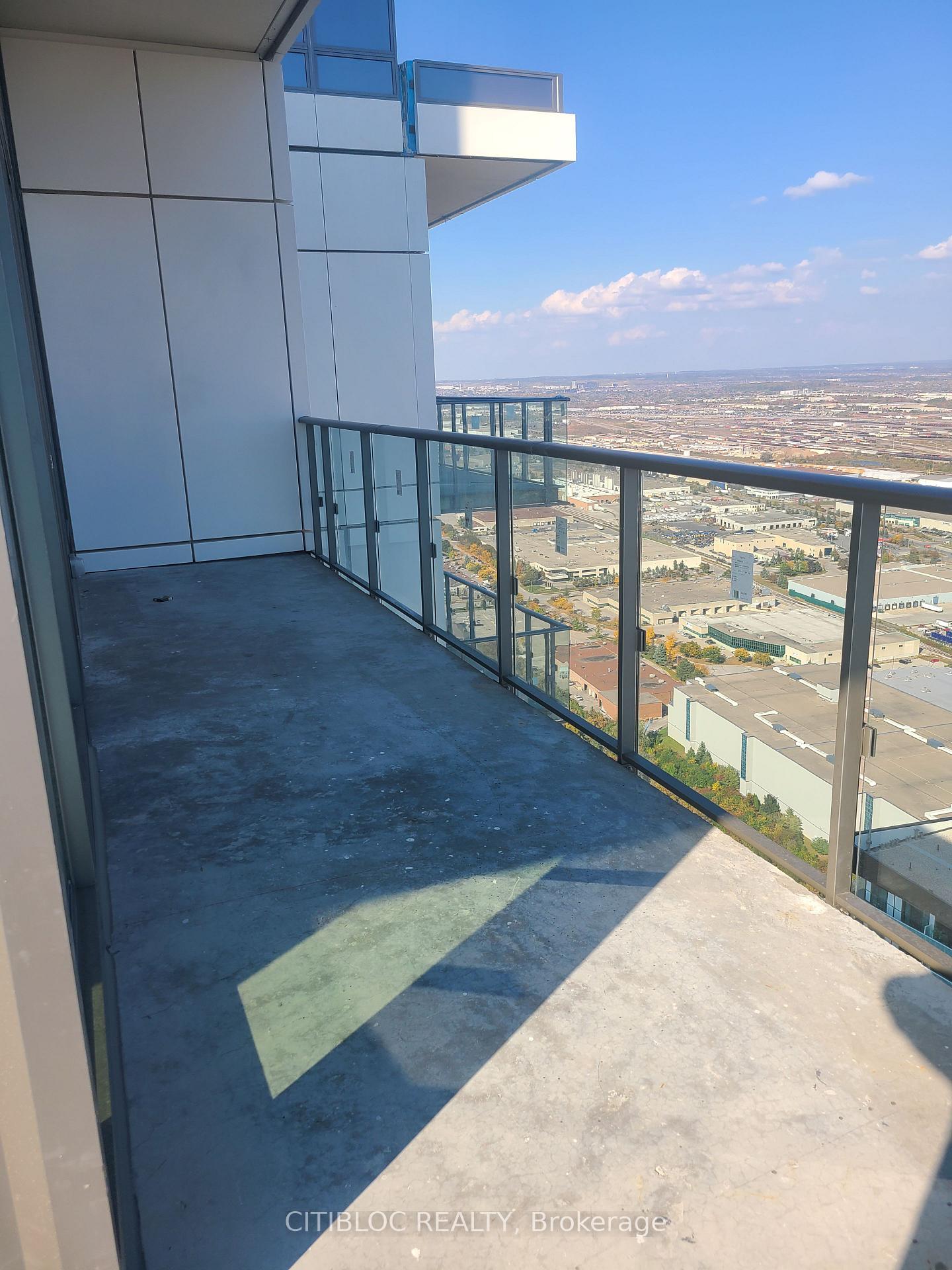 Photo 11 of Unit 5712, 7890 Jane Street, Vaughan, Vaughan Corporate Centre — HOMEH