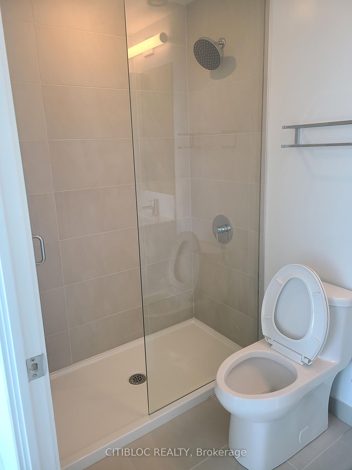 Photo 10 of Unit 5712, 7890 Jane Street, Vaughan, Vaughan Corporate Centre — HOMEH